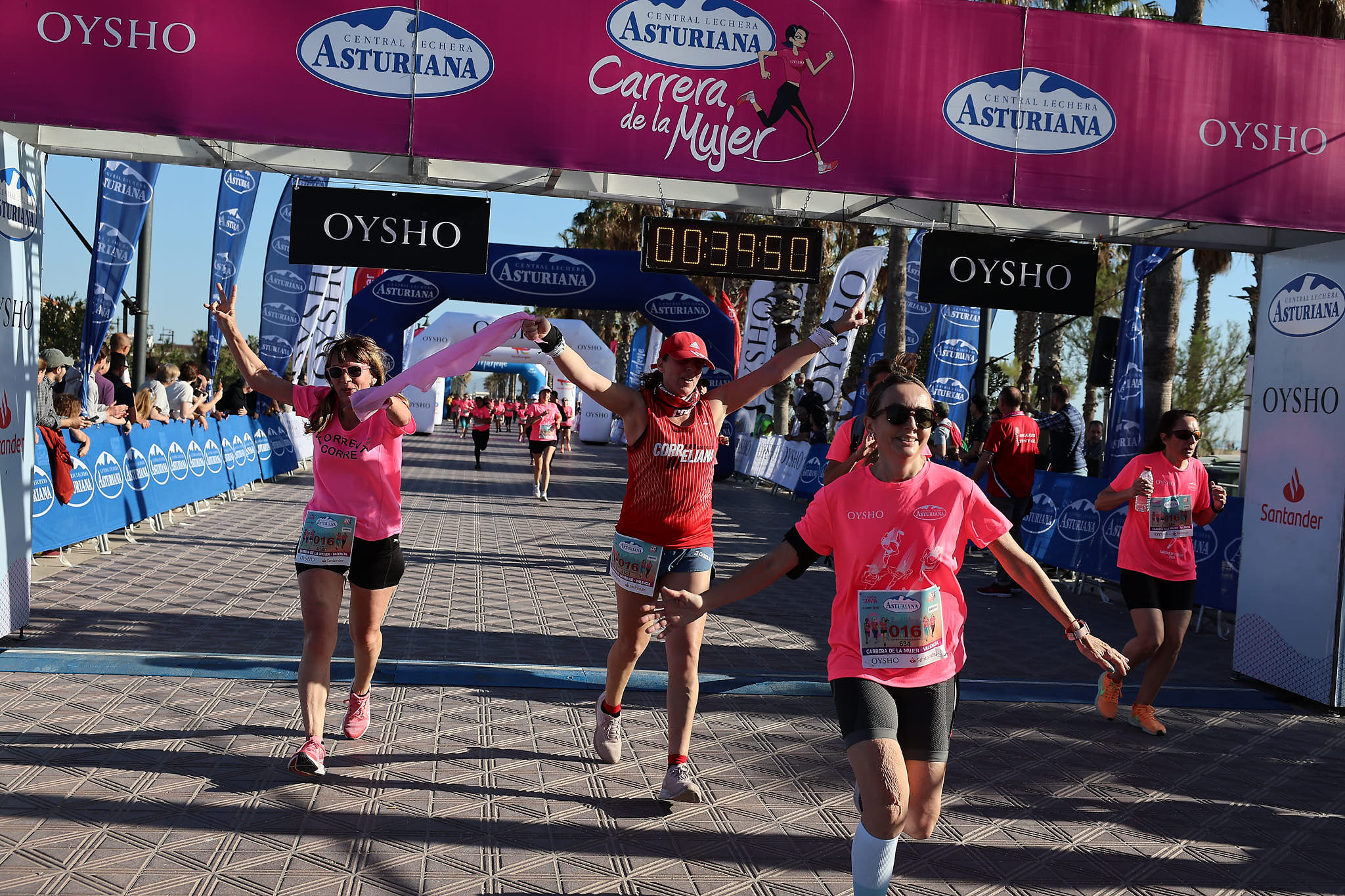 Las mejores fotos de la Carrera de la Mujer Central Lechera Asturiana de Valencia 2024. 0568