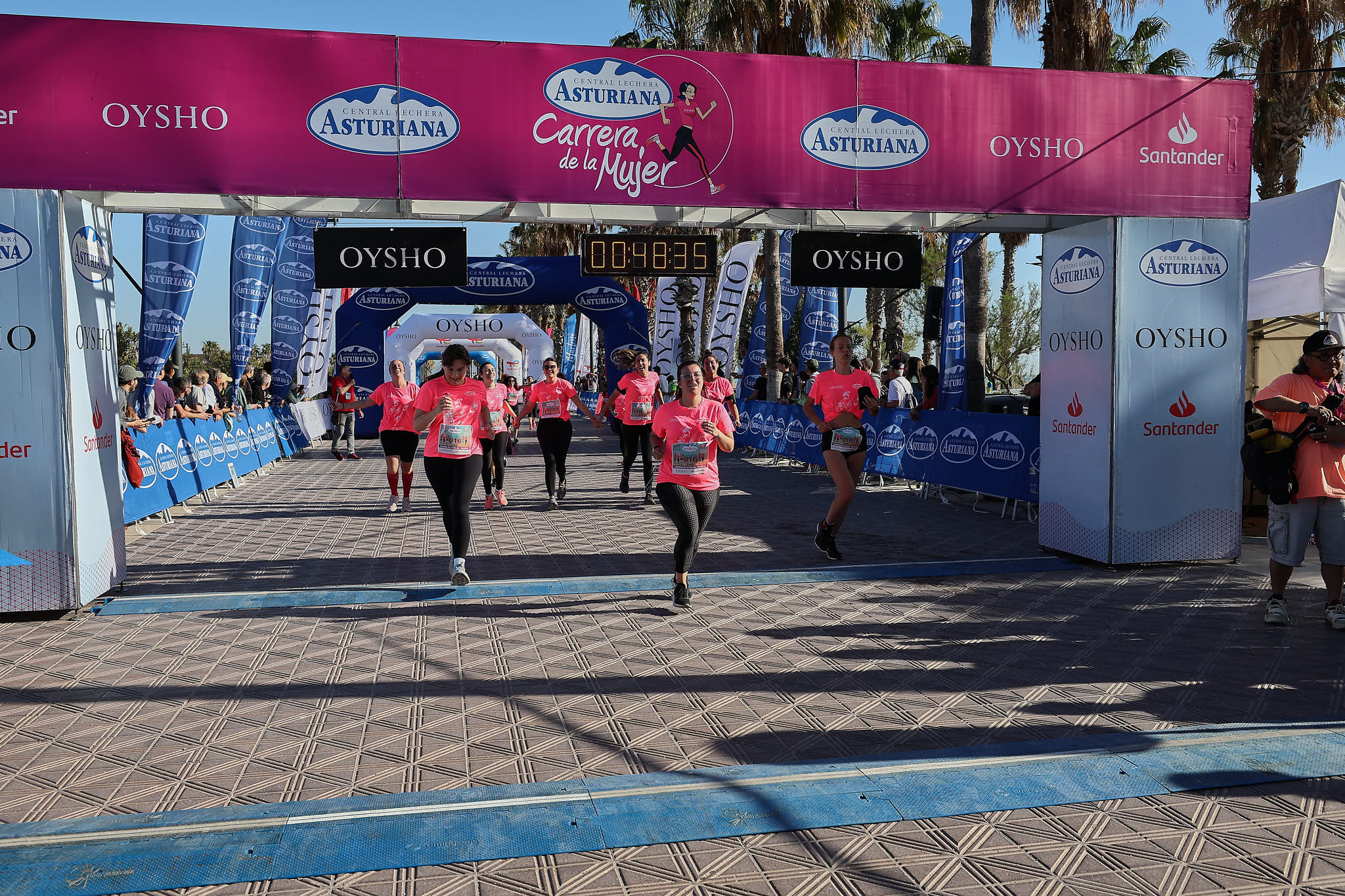 Las mejores fotos de la Carrera de la Mujer Central Lechera Asturiana de Valencia 2024. 0866