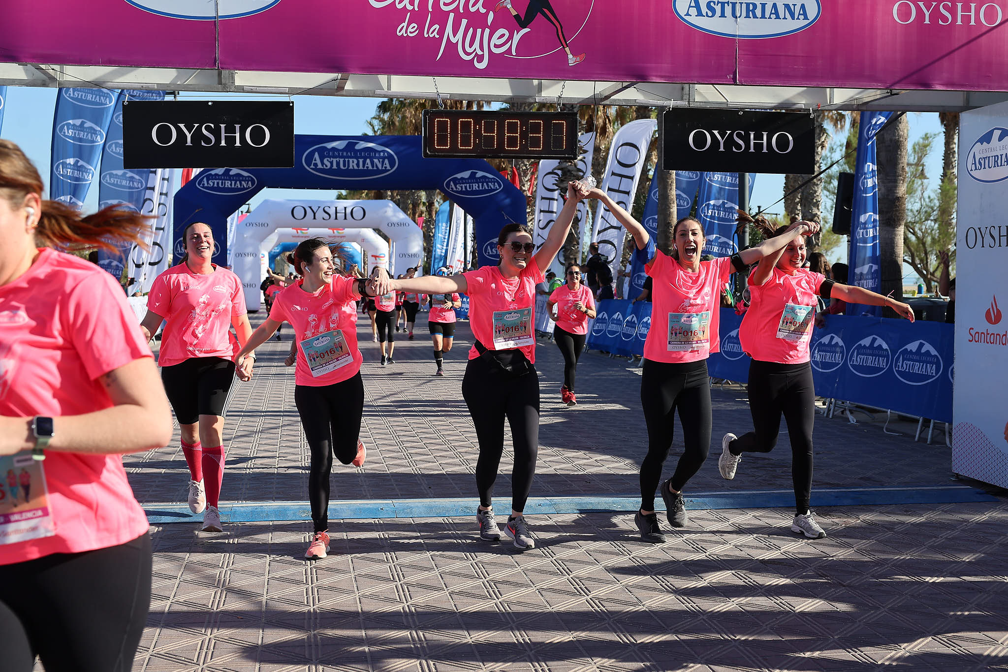 Las mejores fotos de la Carrera de la Mujer Central Lechera Asturiana de Valencia 2024. 0868