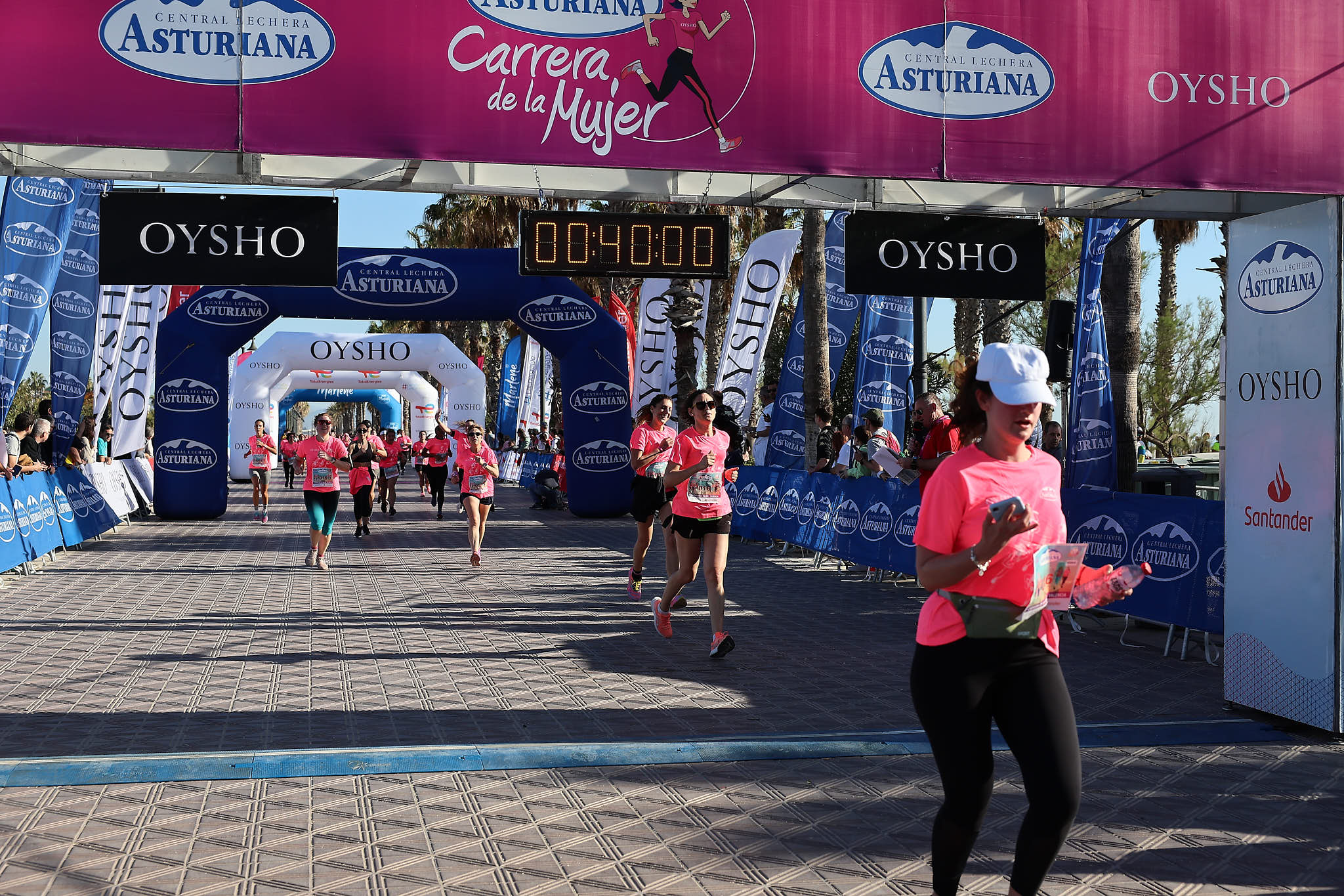 Las mejores fotos de la Carrera de la Mujer Central Lechera Asturiana de Valencia 2024. 0573