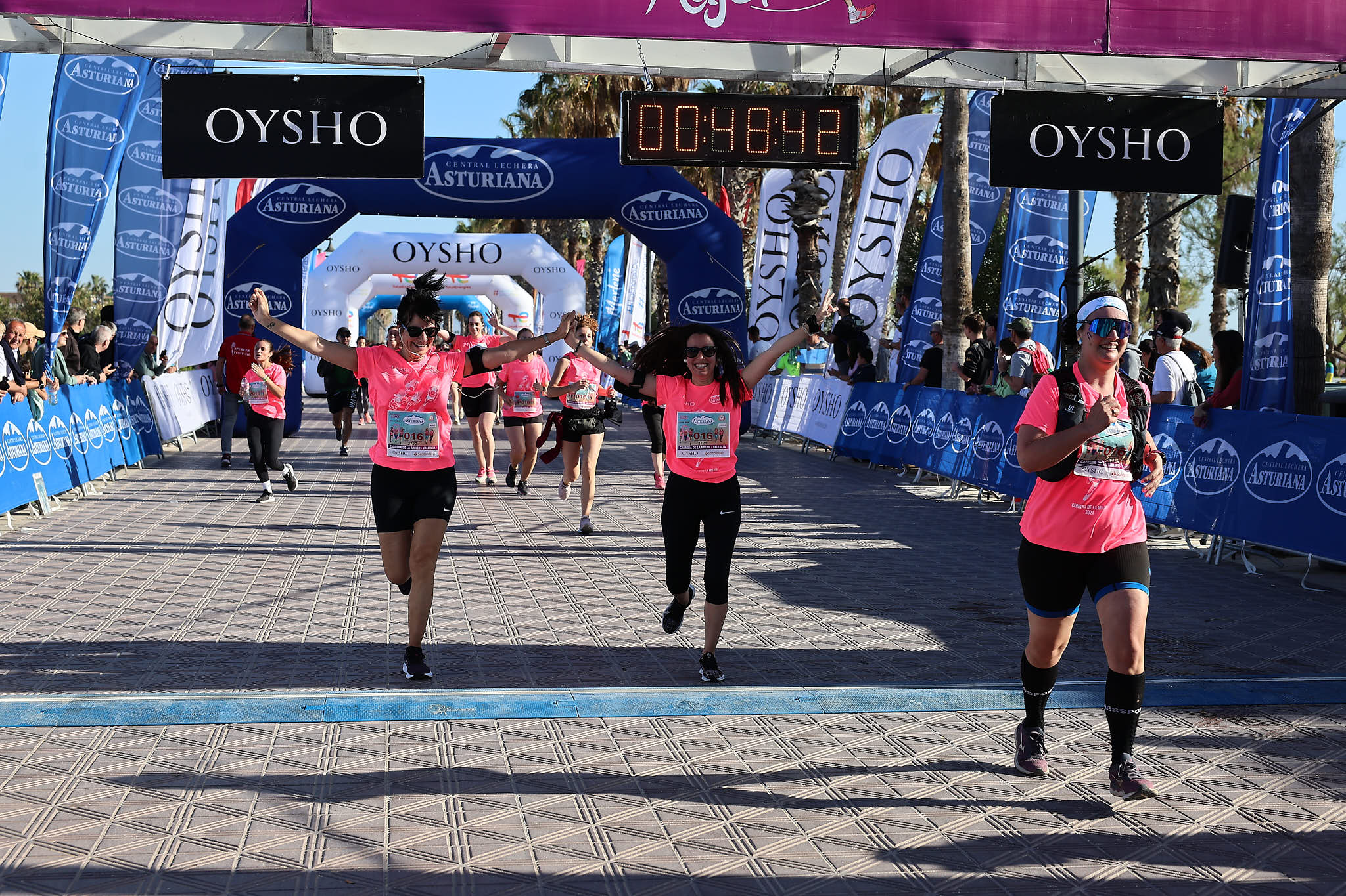 Las mejores fotos de la Carrera de la Mujer Central Lechera Asturiana de Valencia 2024. 0871