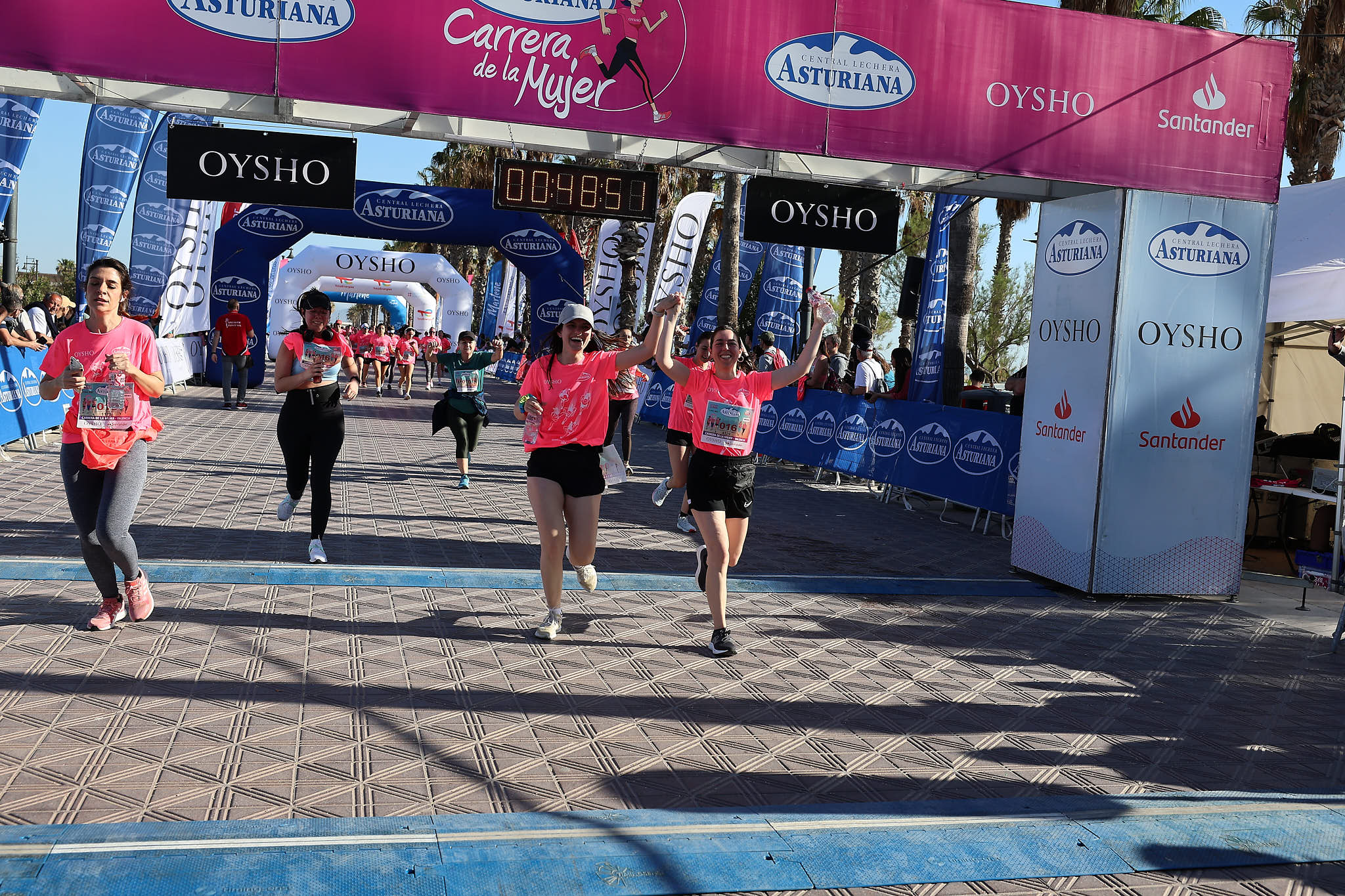 Las mejores fotos de la Carrera de la Mujer Central Lechera Asturiana de Valencia 2024. 0877