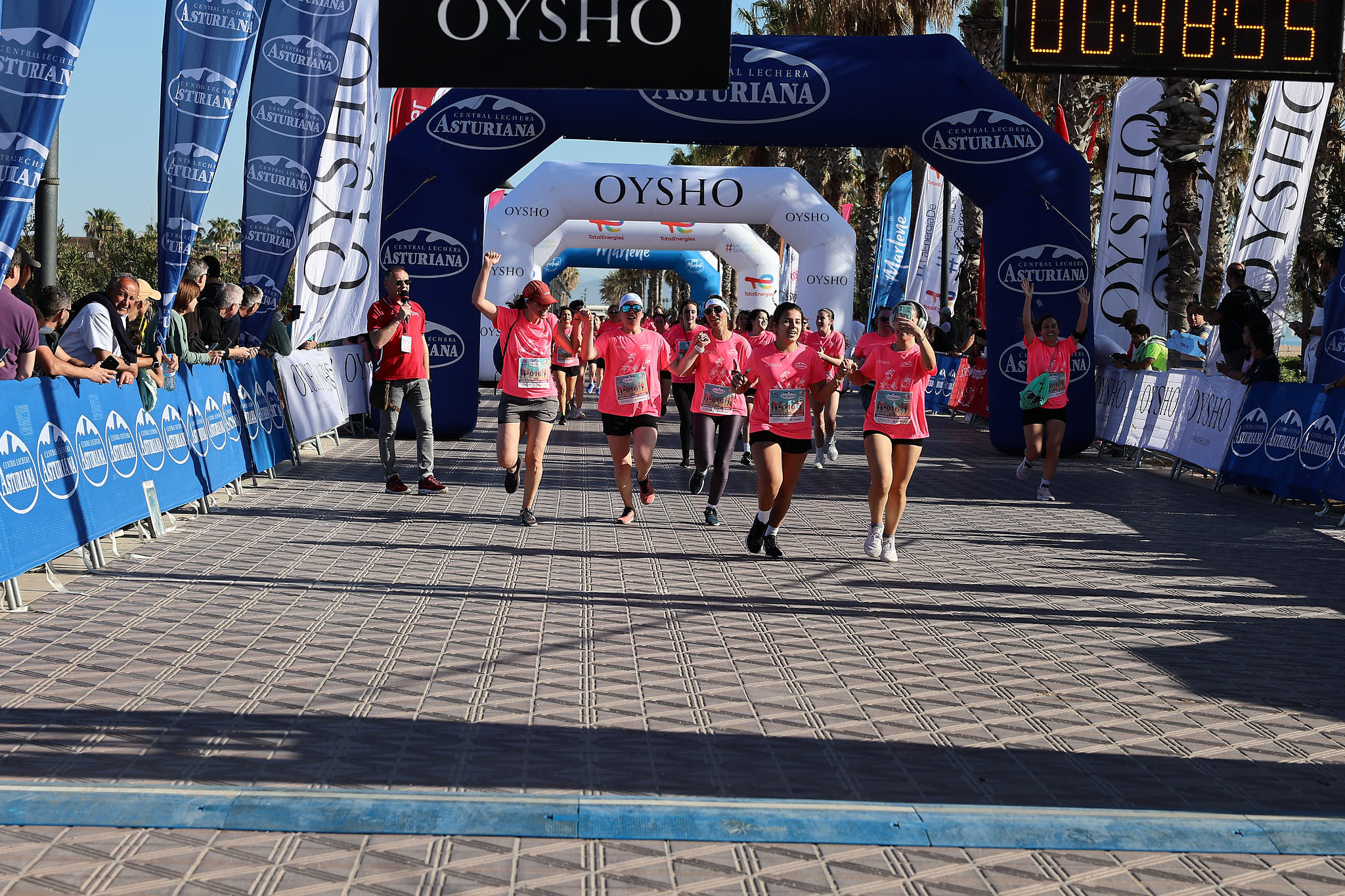 Las mejores fotos de la Carrera de la Mujer Central Lechera Asturiana de Valencia 2024. 0880