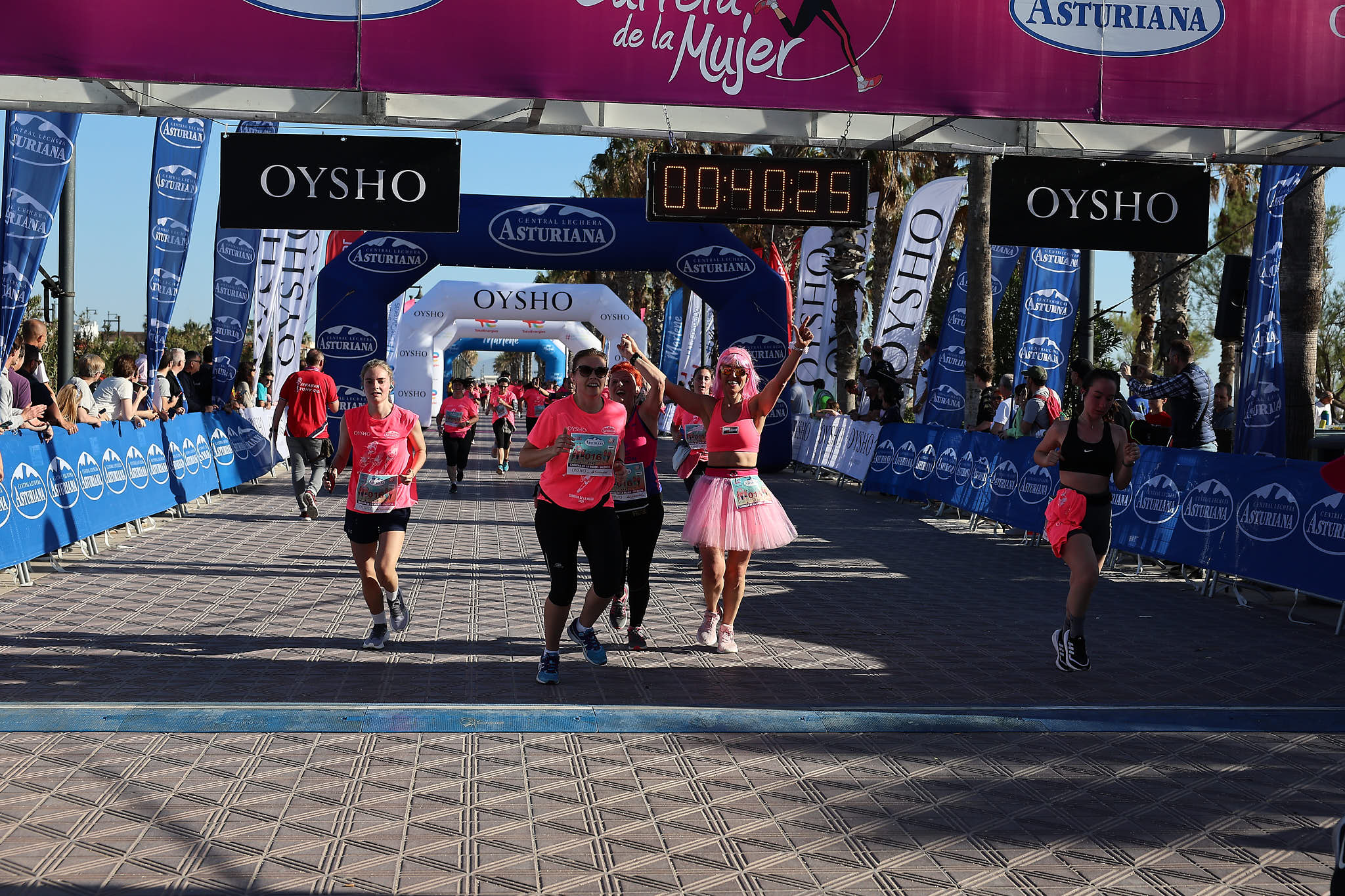 Las mejores fotos de la Carrera de la Mujer Central Lechera Asturiana de Valencia 2024. 0584