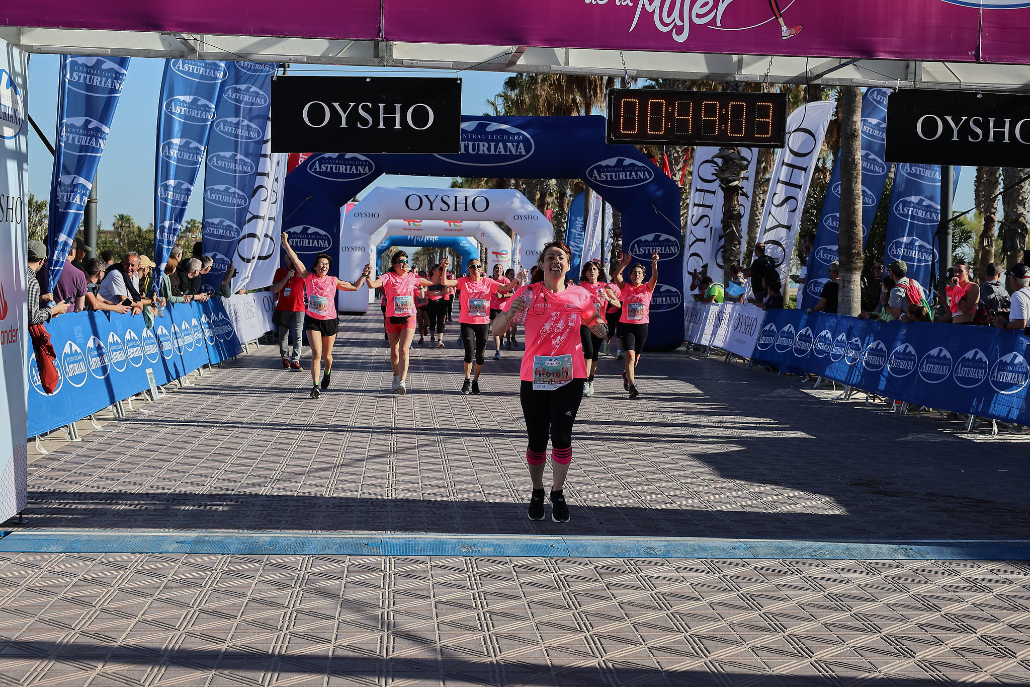 Las mejores fotos de la Carrera de la Mujer Central Lechera Asturiana de Valencia 2024. 0884