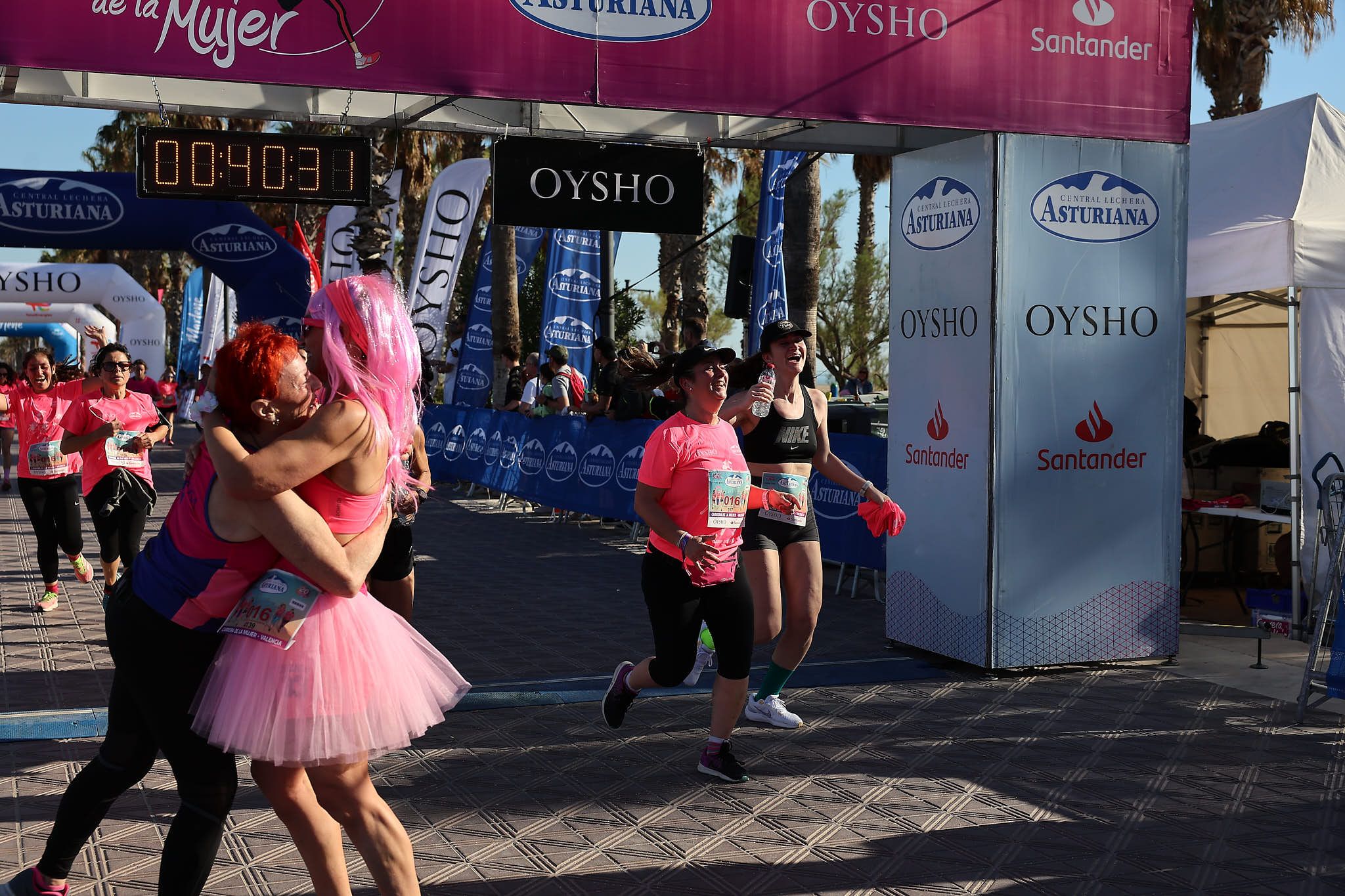 Las mejores fotos de la Carrera de la Mujer Central Lechera Asturiana de Valencia 2024. 0588