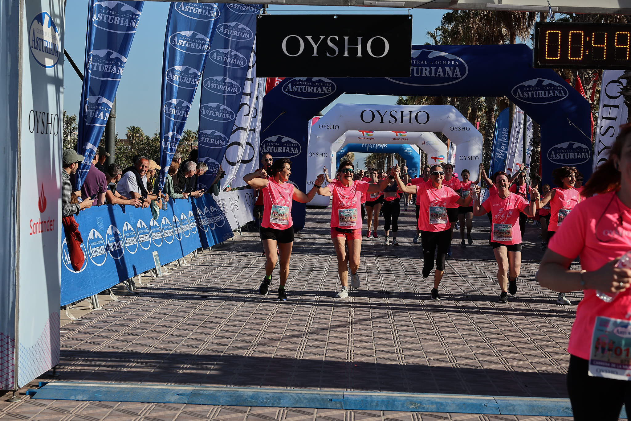 Las mejores fotos de la Carrera de la Mujer Central Lechera Asturiana de Valencia 2024. 0885