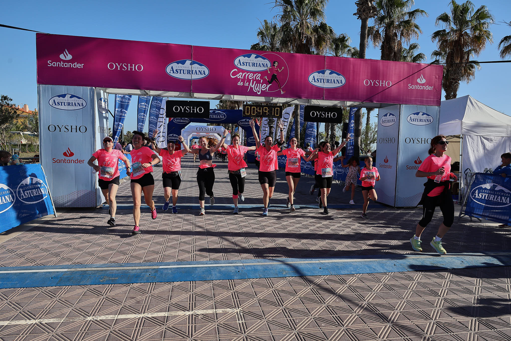 Las mejores fotos de la Carrera de la Mujer Central Lechera Asturiana de Valencia 2024. 0888
