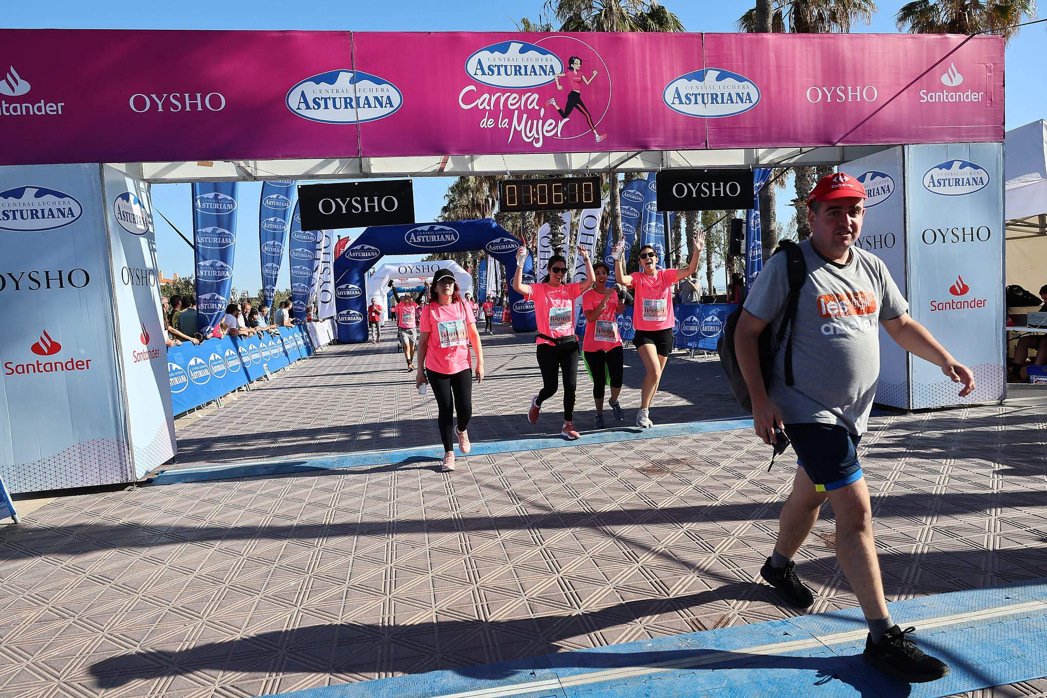 Las mejores fotos de la Carrera de la Mujer Central Lechera Asturiana de Valencia 2024. 1180