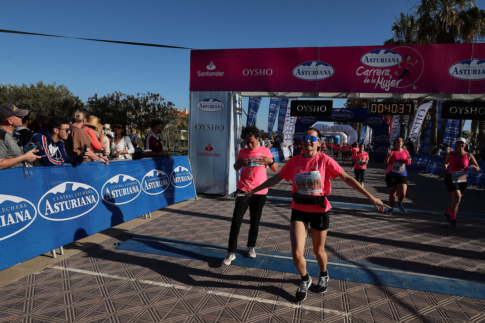 Las mejores fotos de la Carrera de la Mujer Central Lechera Asturiana de Valencia 2024. 0593