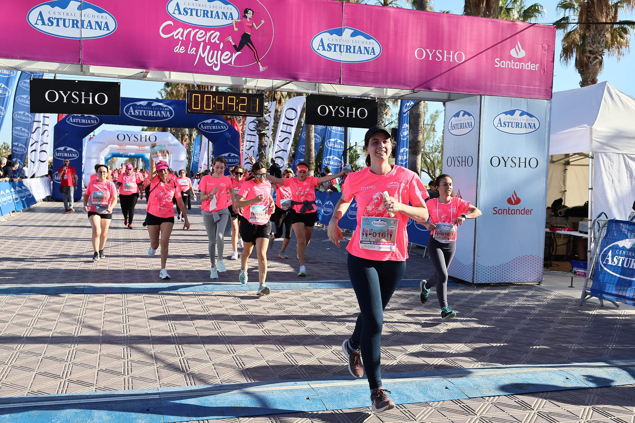 Las mejores fotos de la Carrera de la Mujer Central Lechera Asturiana de Valencia 2024. 0895