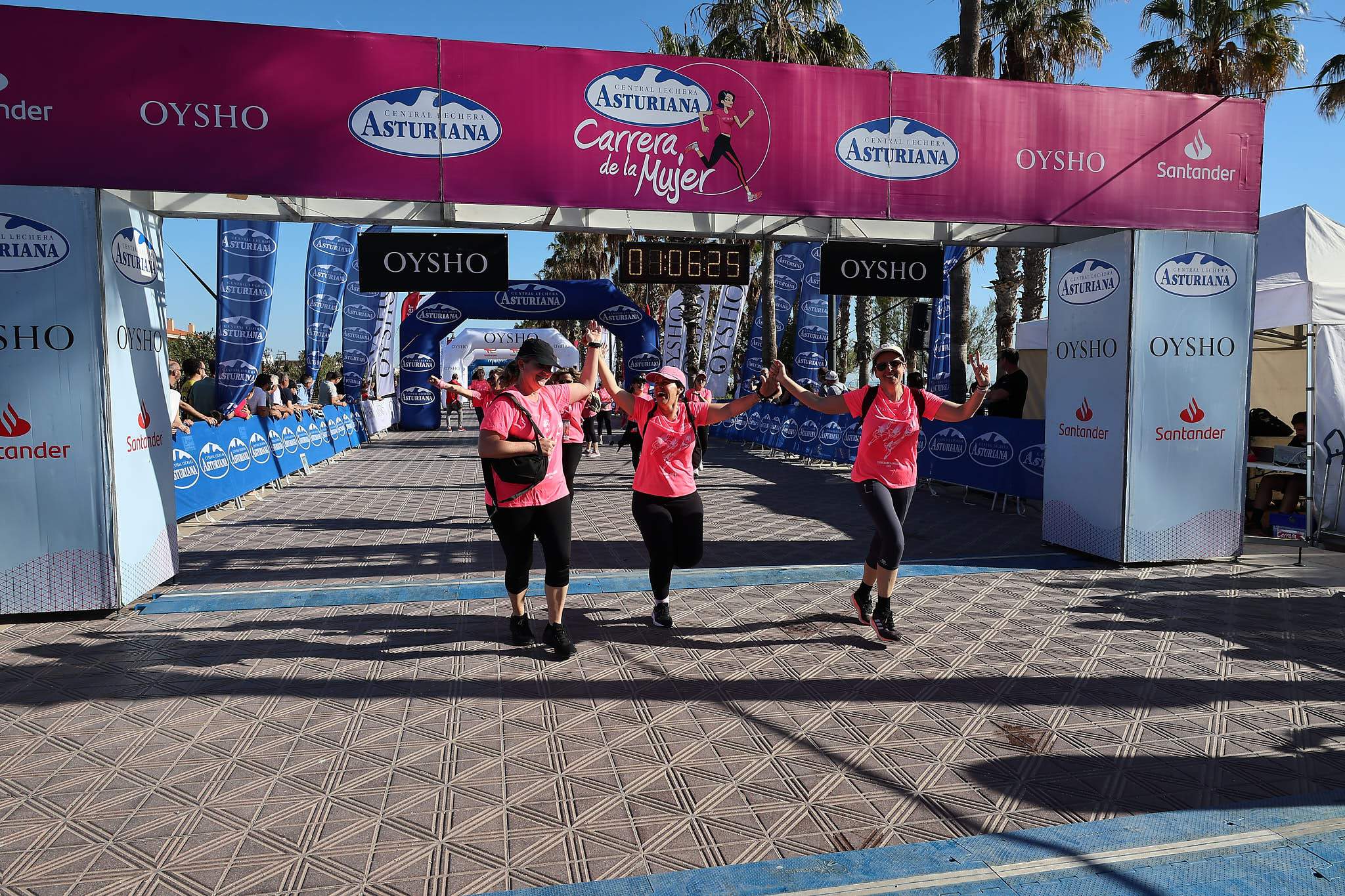 Las mejores fotos de la Carrera de la Mujer Central Lechera Asturiana de Valencia 2024. 1186