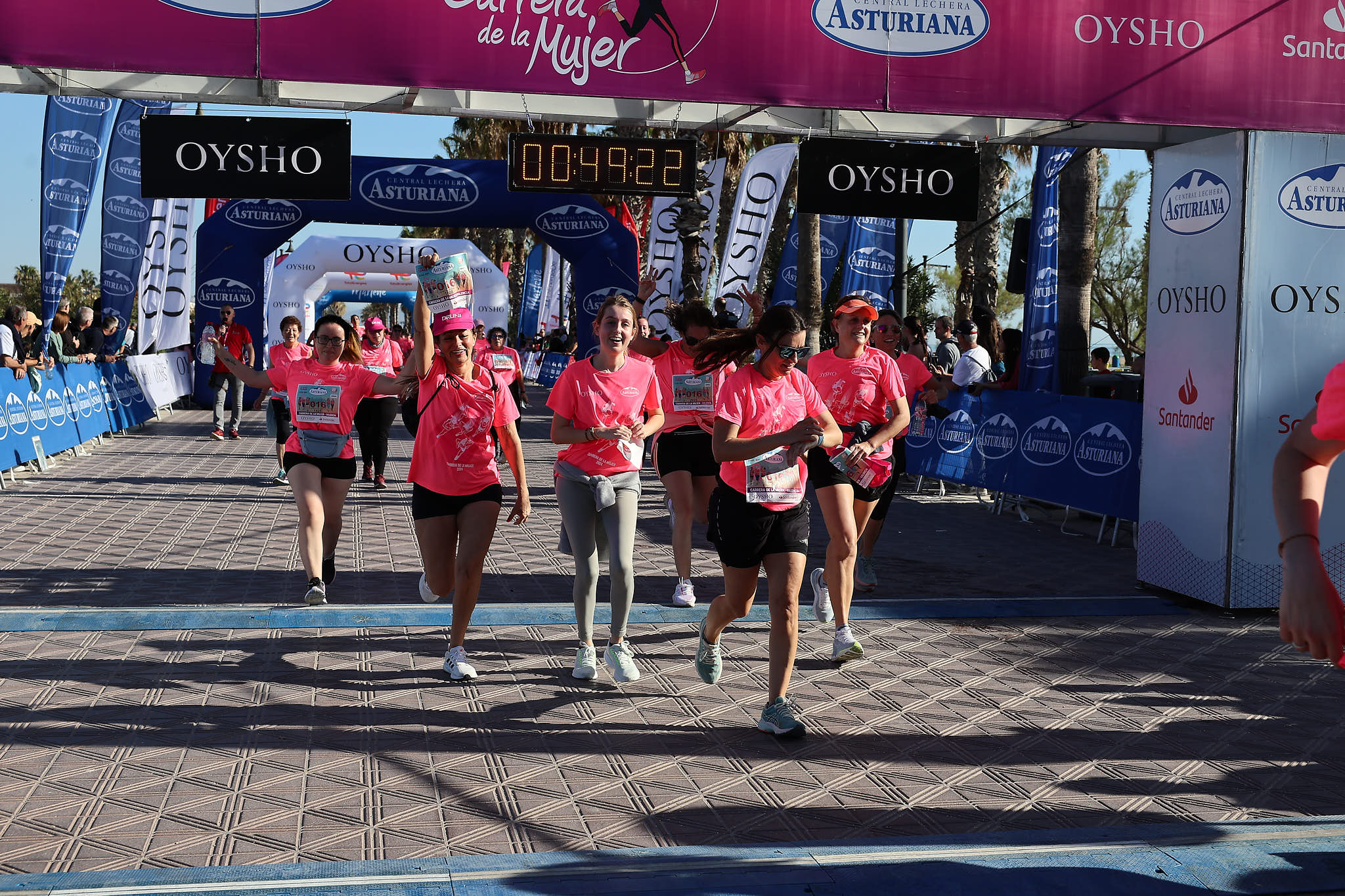 Las mejores fotos de la Carrera de la Mujer Central Lechera Asturiana de Valencia 2024. 0896