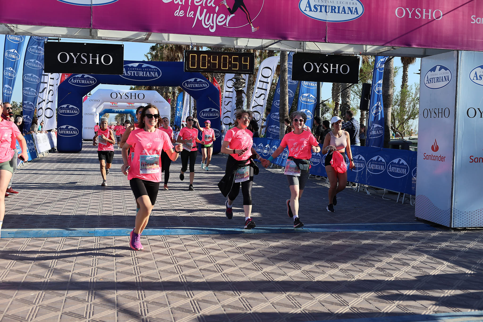 Las mejores fotos de la Carrera de la Mujer Central Lechera Asturiana de Valencia 2024. 0601
