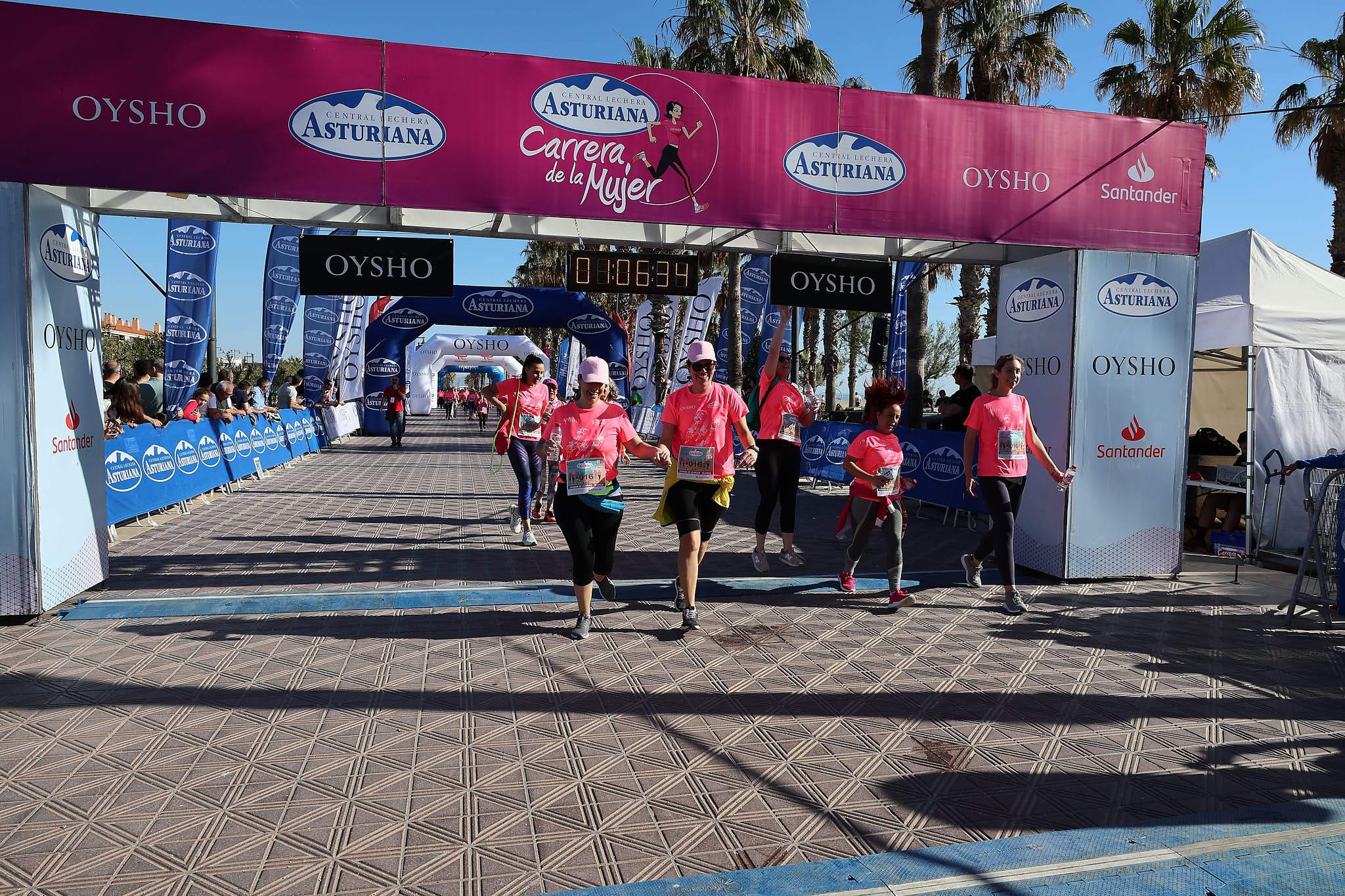 Las mejores fotos de la Carrera de la Mujer Central Lechera Asturiana de Valencia 2024. 1190