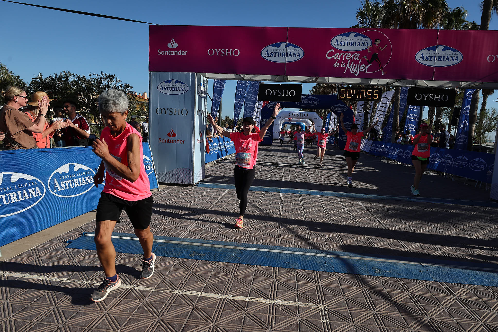 Las mejores fotos de la Carrera de la Mujer Central Lechera Asturiana de Valencia 2024. 0604