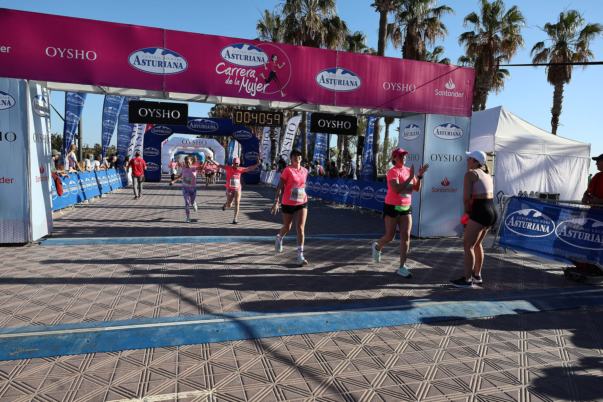 Las mejores fotos de la Carrera de la Mujer Central Lechera Asturiana de Valencia 2024. 0605