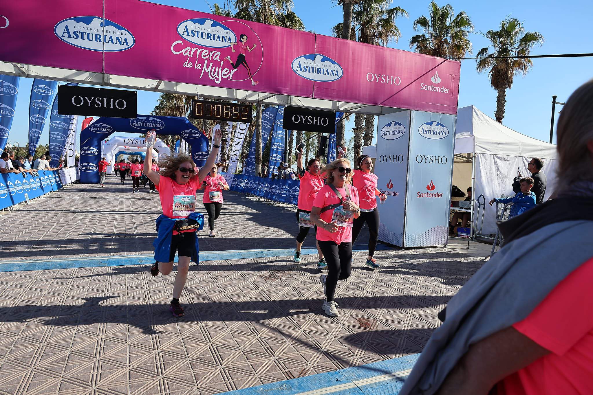 Las mejores fotos de la Carrera de la Mujer Central Lechera Asturiana de Valencia 2024. 1193