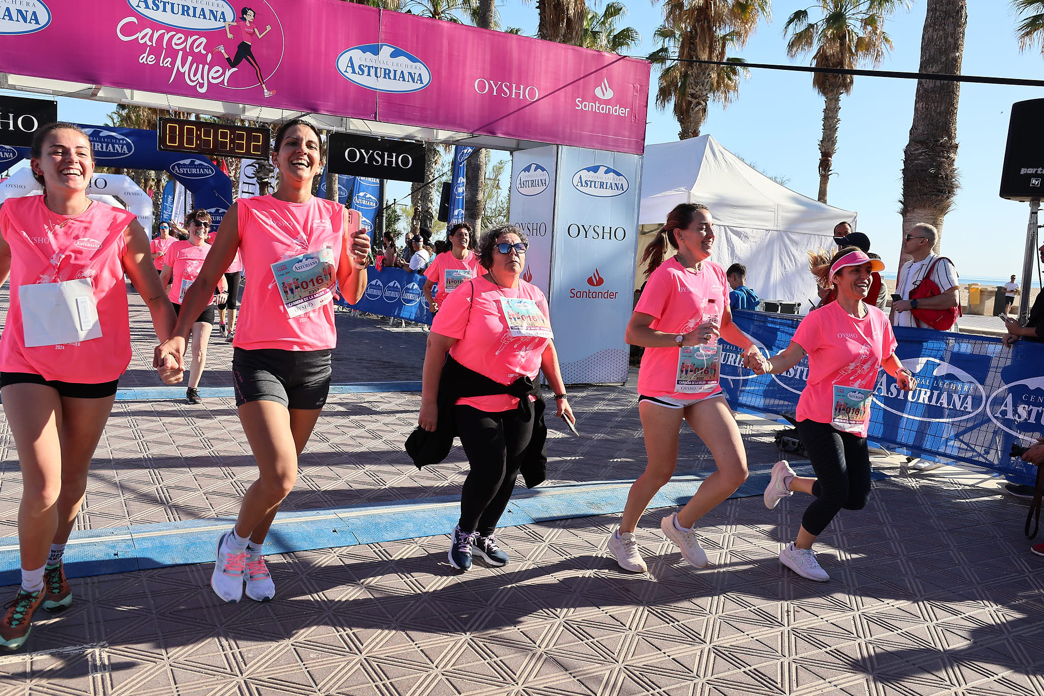 Las mejores fotos de la Carrera de la Mujer Central Lechera Asturiana de Valencia 2024. 0904