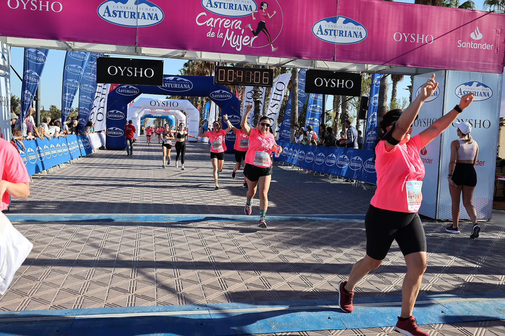 Las mejores fotos de la Carrera de la Mujer Central Lechera Asturiana de Valencia 2024. 0609