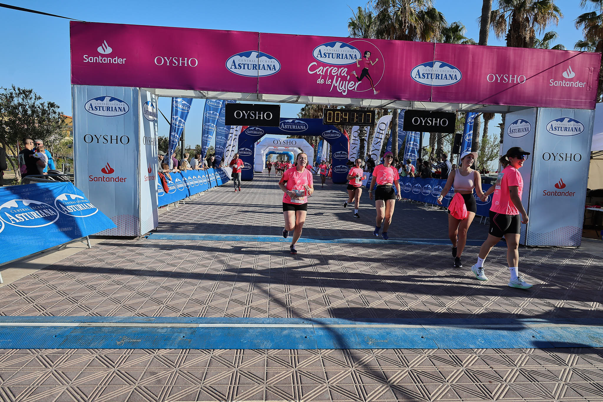 Las mejores fotos de la Carrera de la Mujer Central Lechera Asturiana de Valencia 2024. 0612