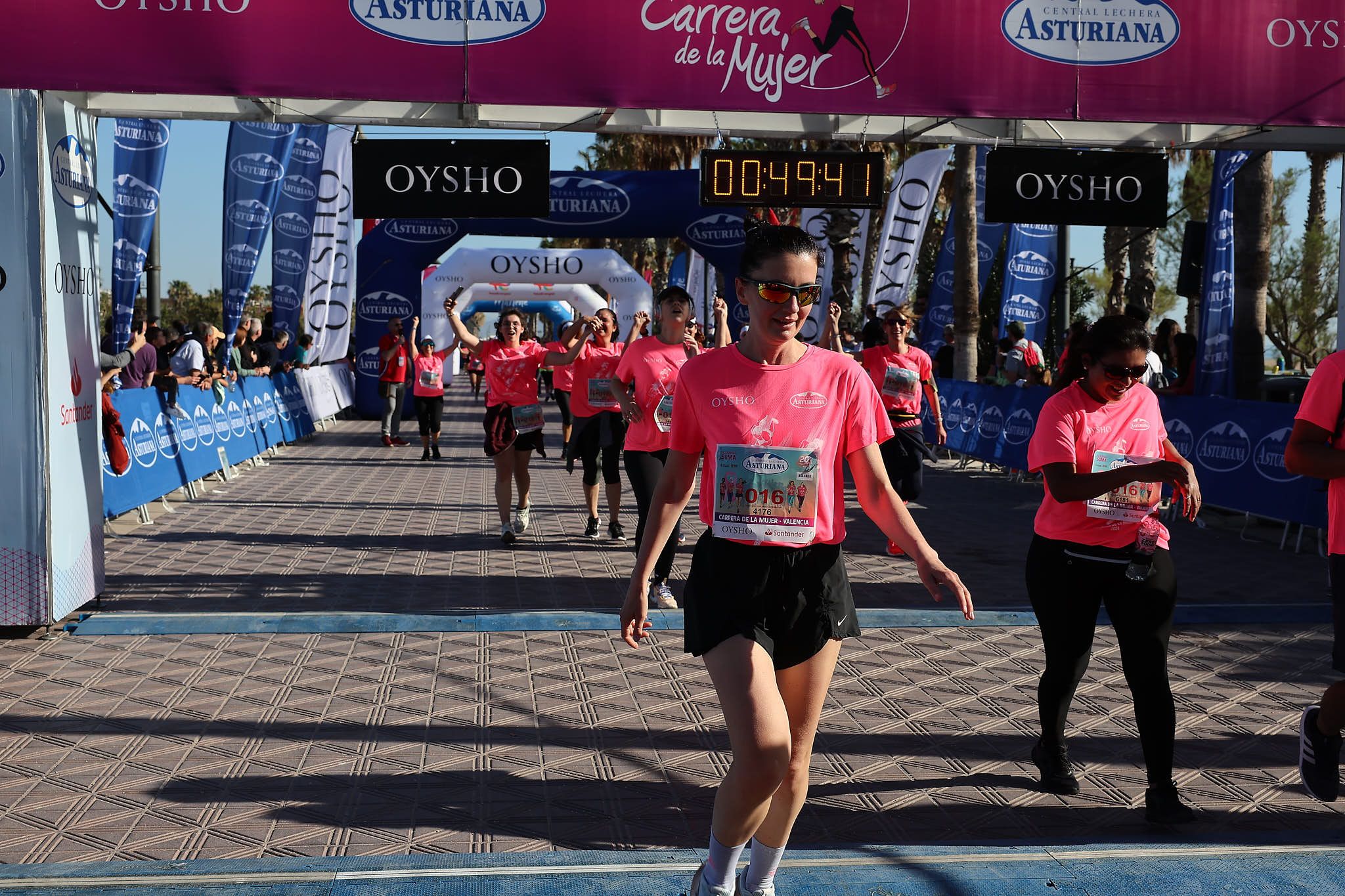 Las mejores fotos de la Carrera de la Mujer Central Lechera Asturiana de Valencia 2024. 0908
