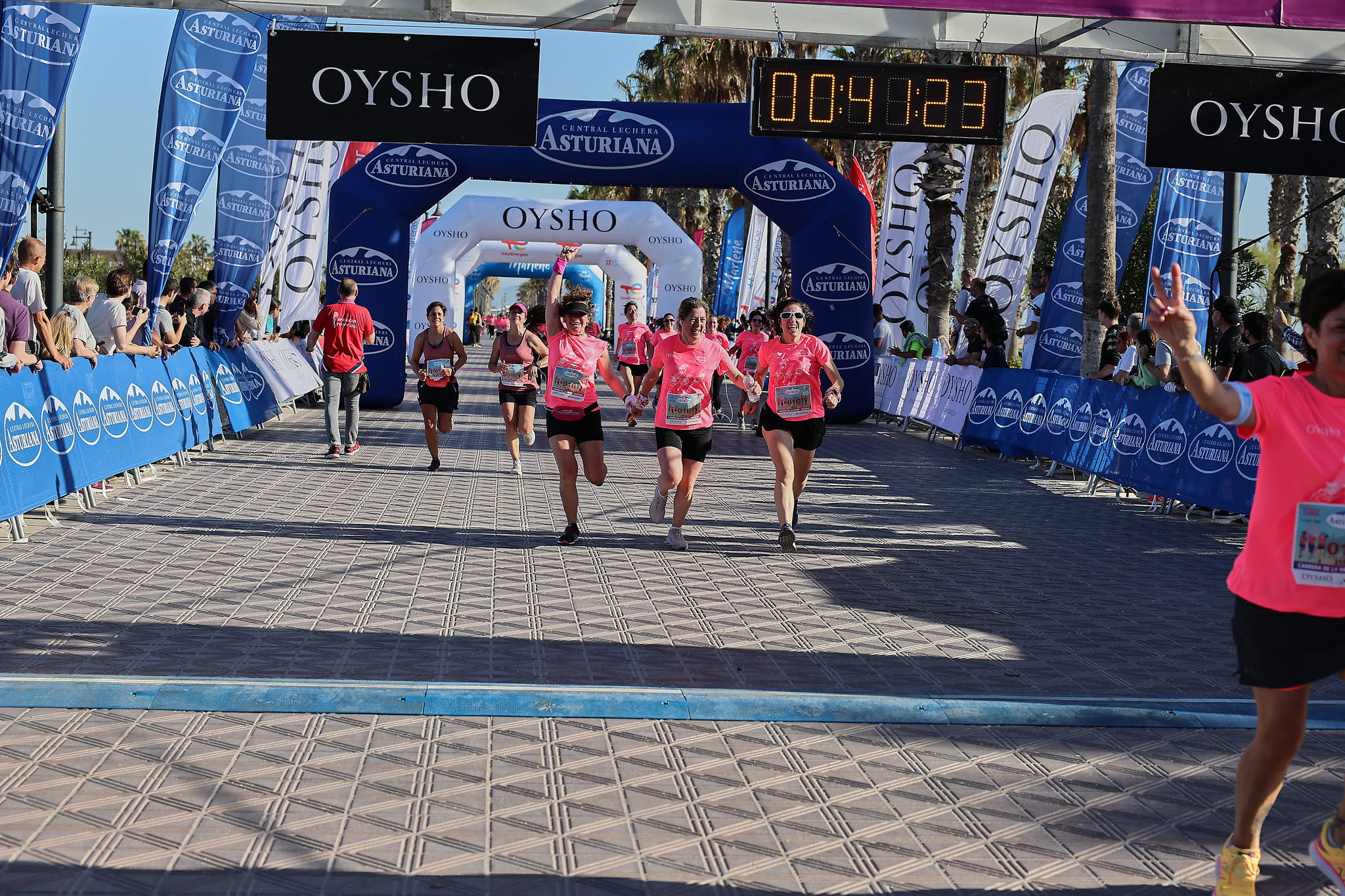 Las mejores fotos de la Carrera de la Mujer Central Lechera Asturiana de Valencia 2024. 0615