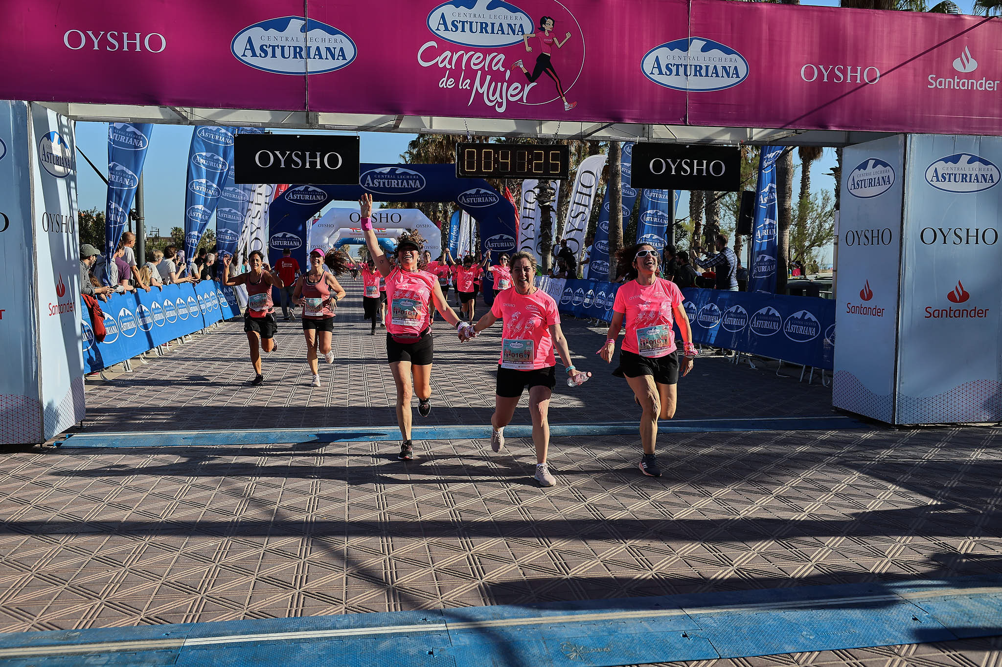 Las mejores fotos de la Carrera de la Mujer Central Lechera Asturiana de Valencia 2024. 0616
