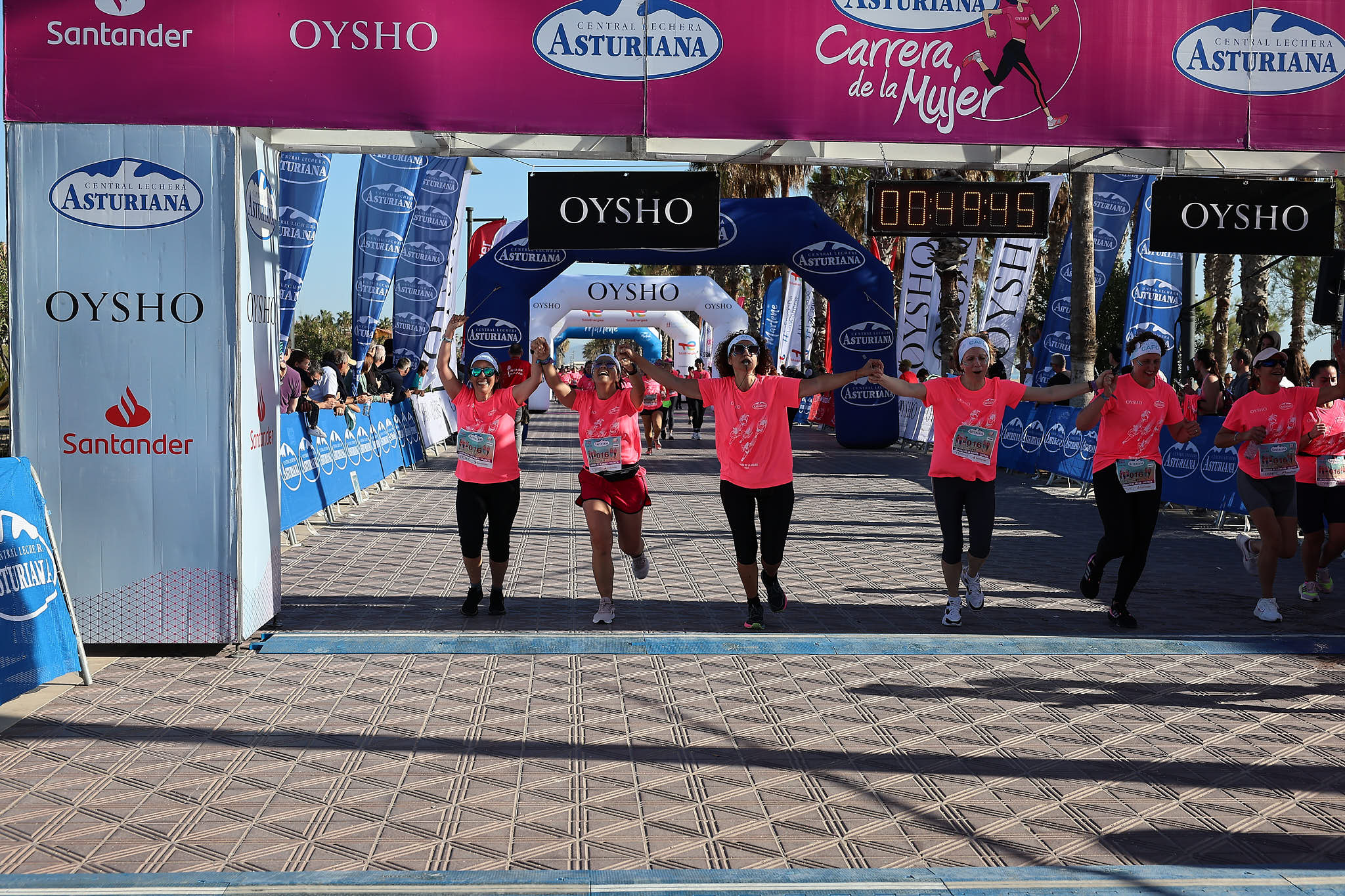 Las mejores fotos de la Carrera de la Mujer Central Lechera Asturiana de Valencia 2024. 0912