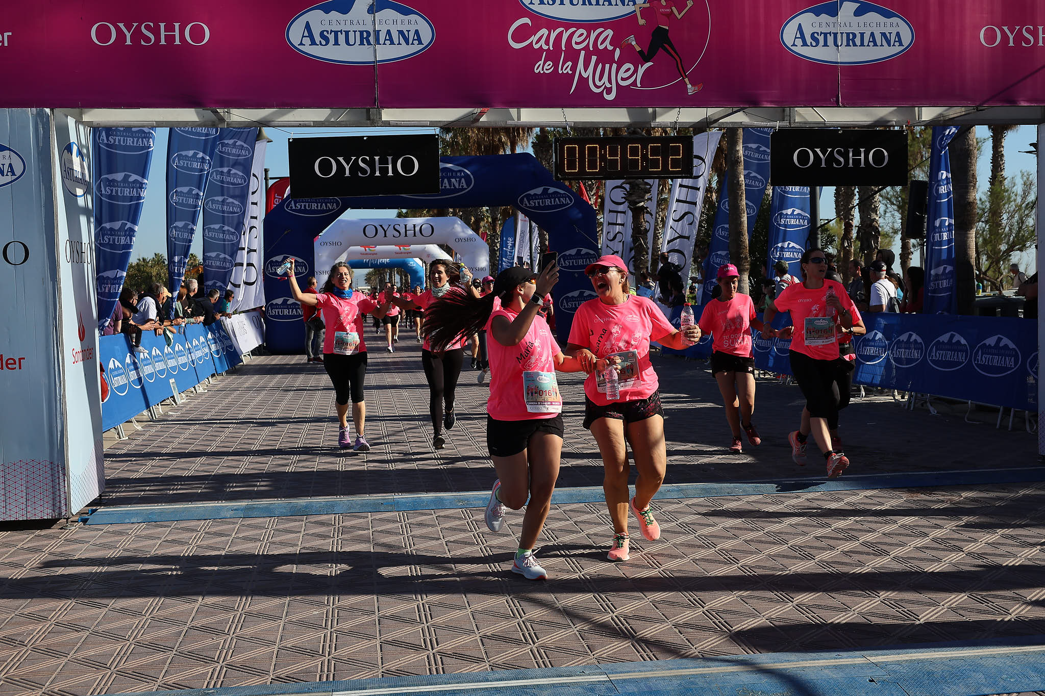Las mejores fotos de la Carrera de la Mujer Central Lechera Asturiana de Valencia 2024. 0913