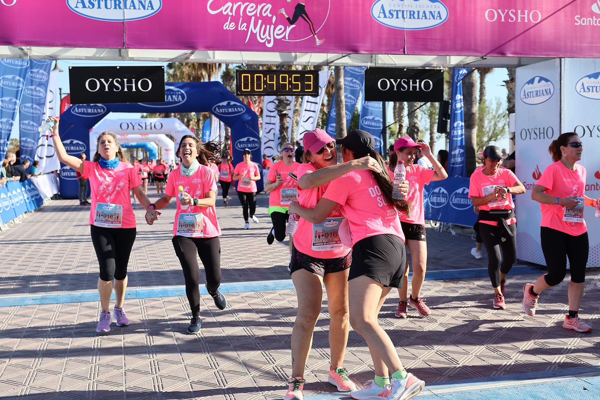 Las mejores fotos de la Carrera de la Mujer Central Lechera Asturiana de Valencia 2024. 0914