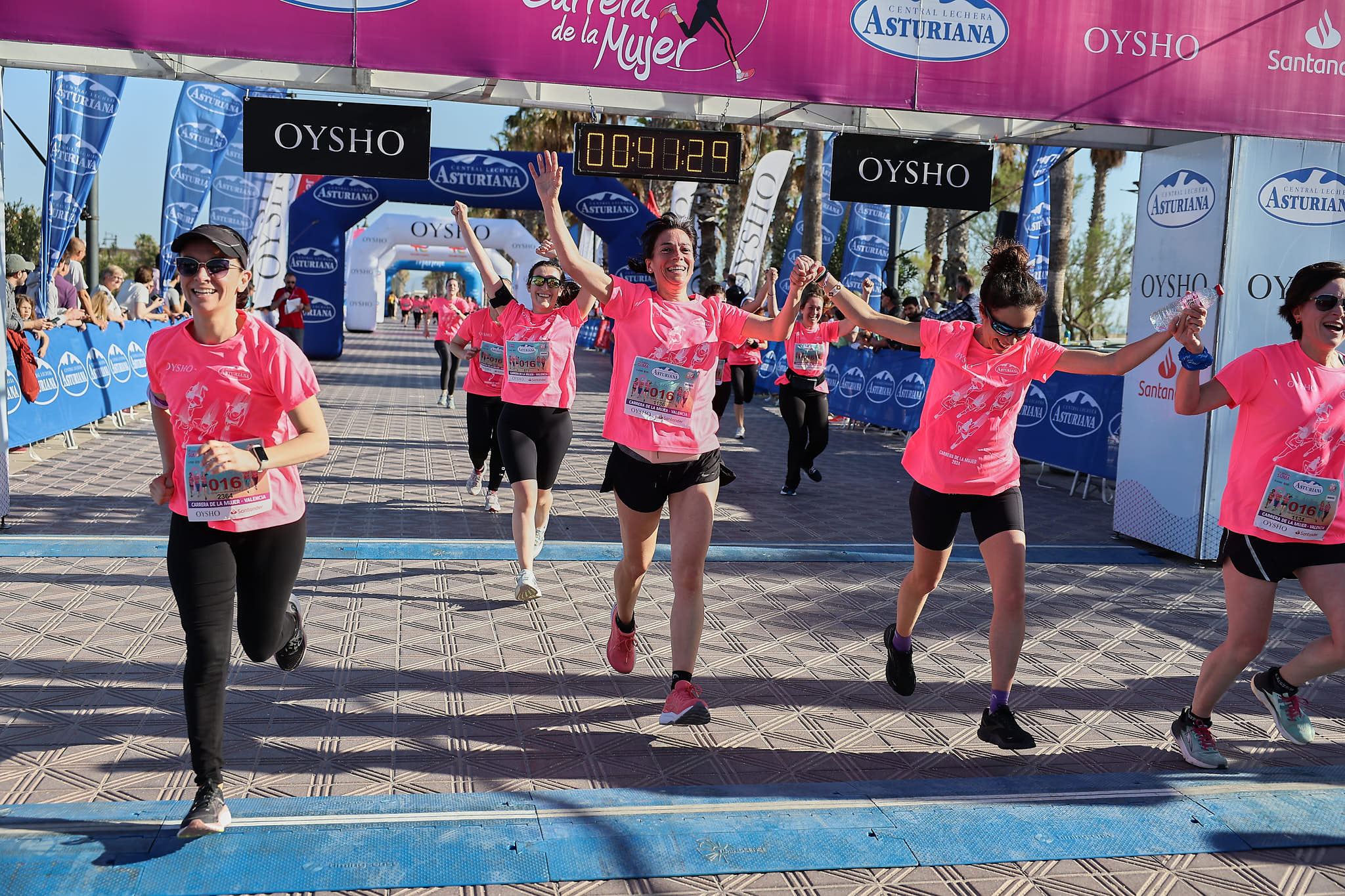 Las mejores fotos de la Carrera de la Mujer Central Lechera Asturiana de Valencia 2024. 0619