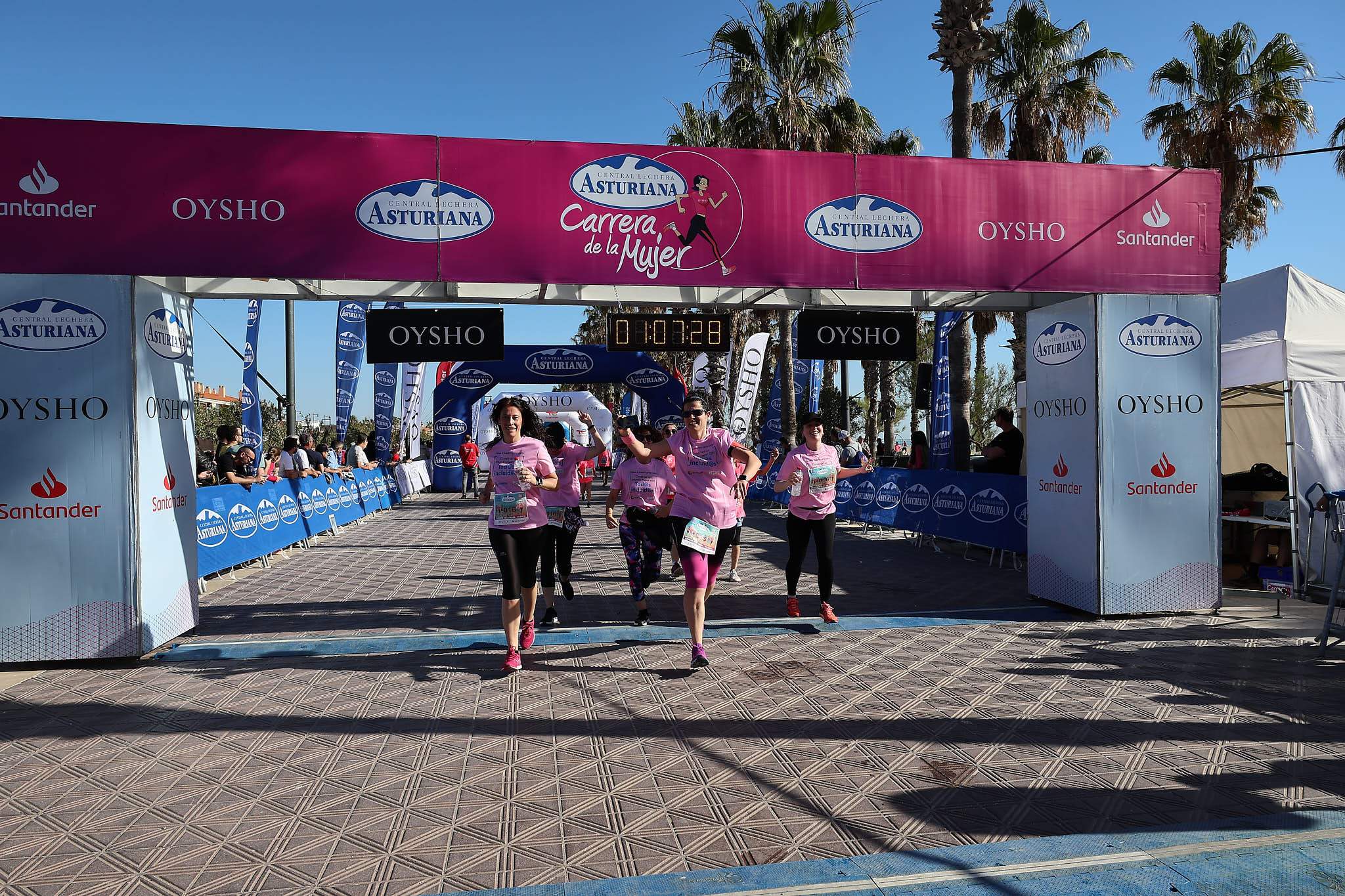 Las mejores fotos de la Carrera de la Mujer Central Lechera Asturiana de Valencia 2024. 1210