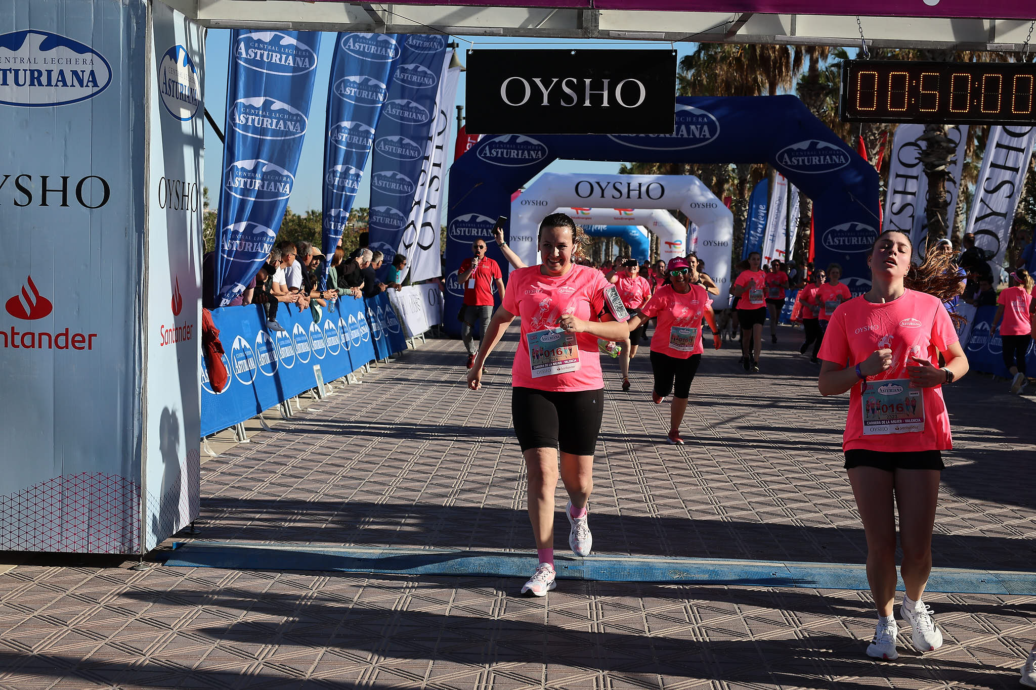 Las mejores fotos de la Carrera de la Mujer Central Lechera Asturiana de Valencia 2024. 0920