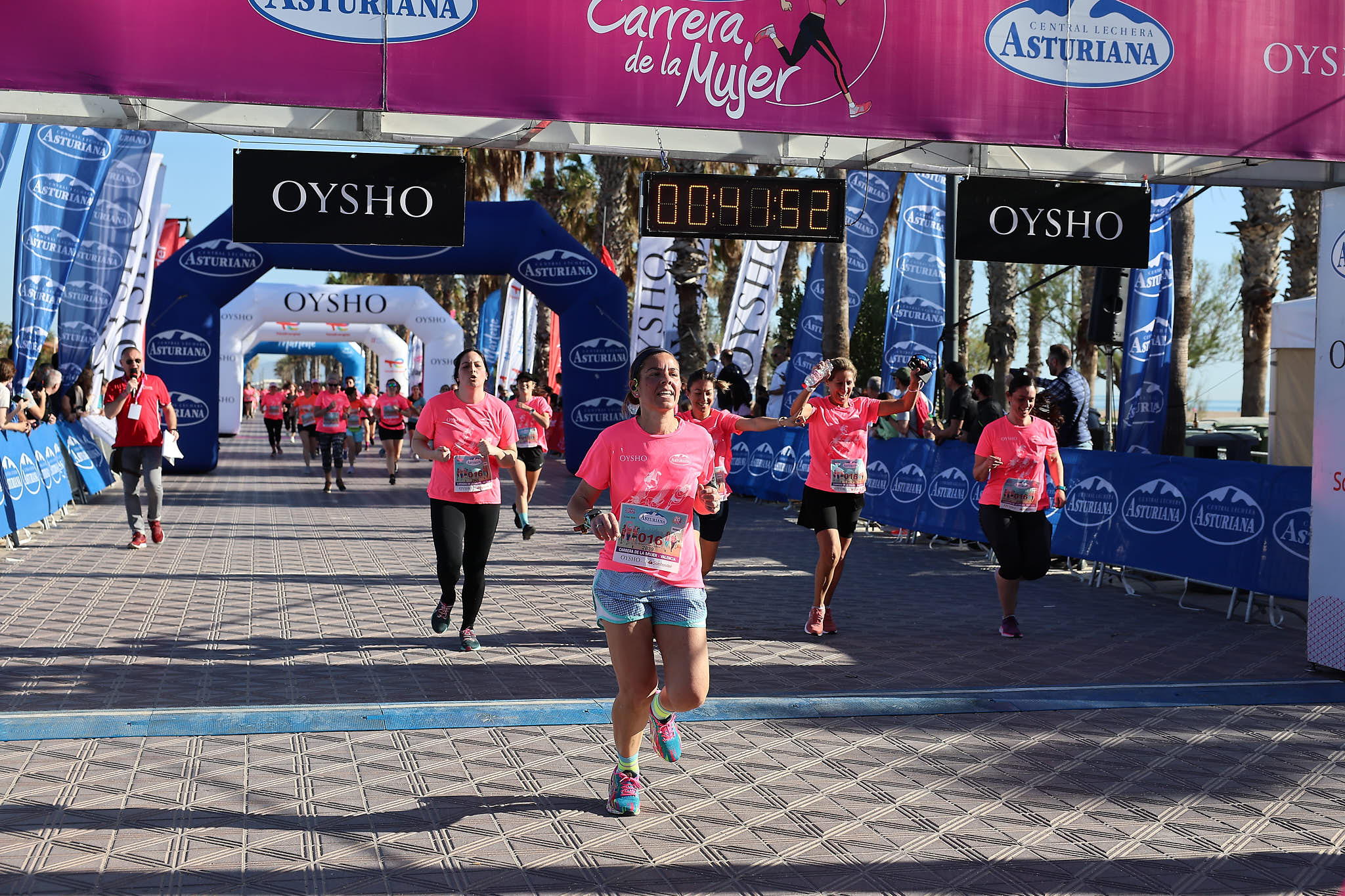 Las mejores fotos de la Carrera de la Mujer Central Lechera Asturiana de Valencia 2024. 0629