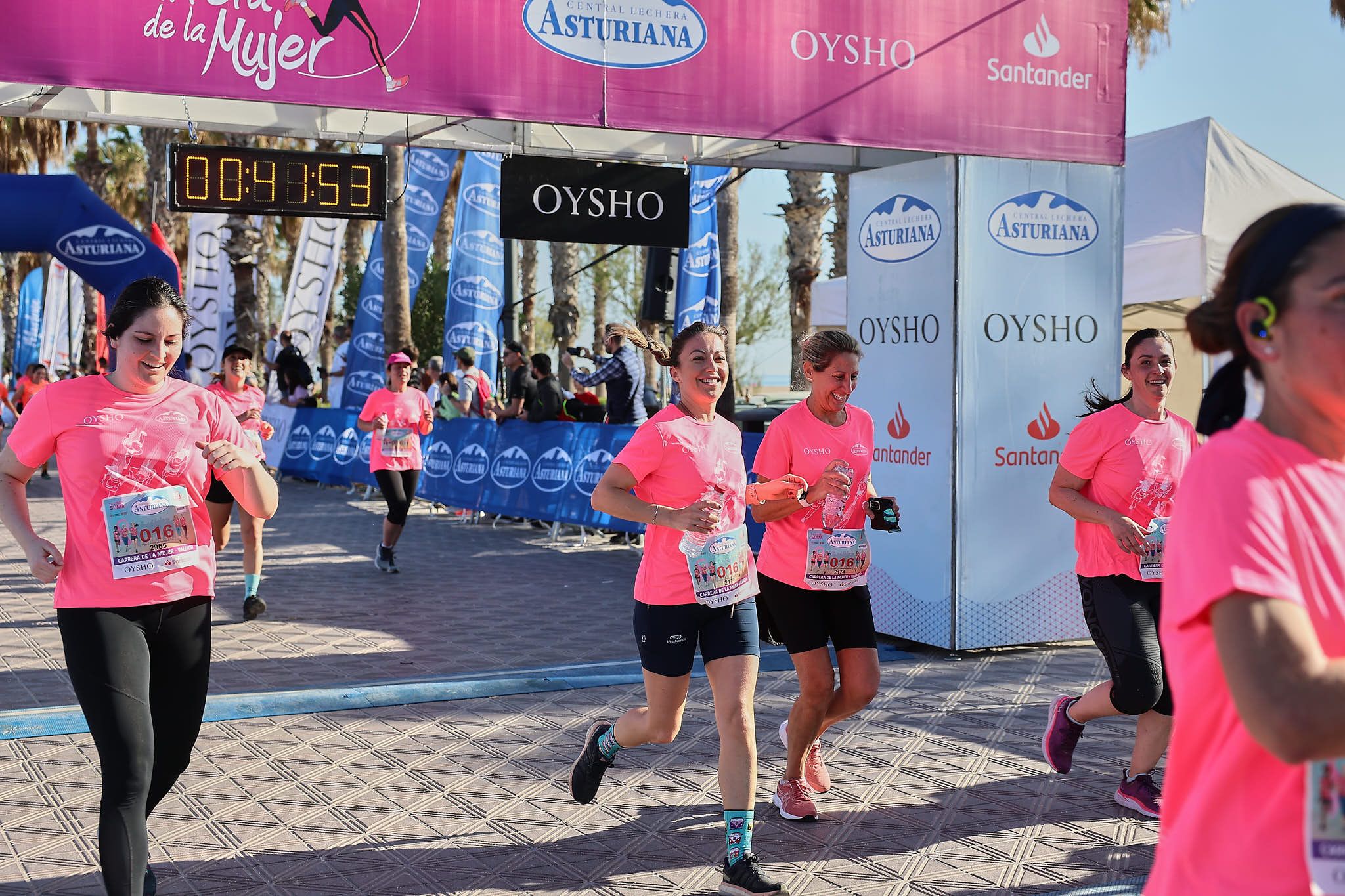 Las mejores fotos de la Carrera de la Mujer Central Lechera Asturiana de Valencia 2024. 0631