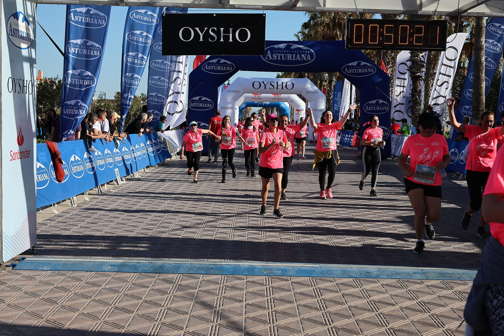 Las mejores fotos de la Carrera de la Mujer Central Lechera Asturiana de Valencia 2024. 0933