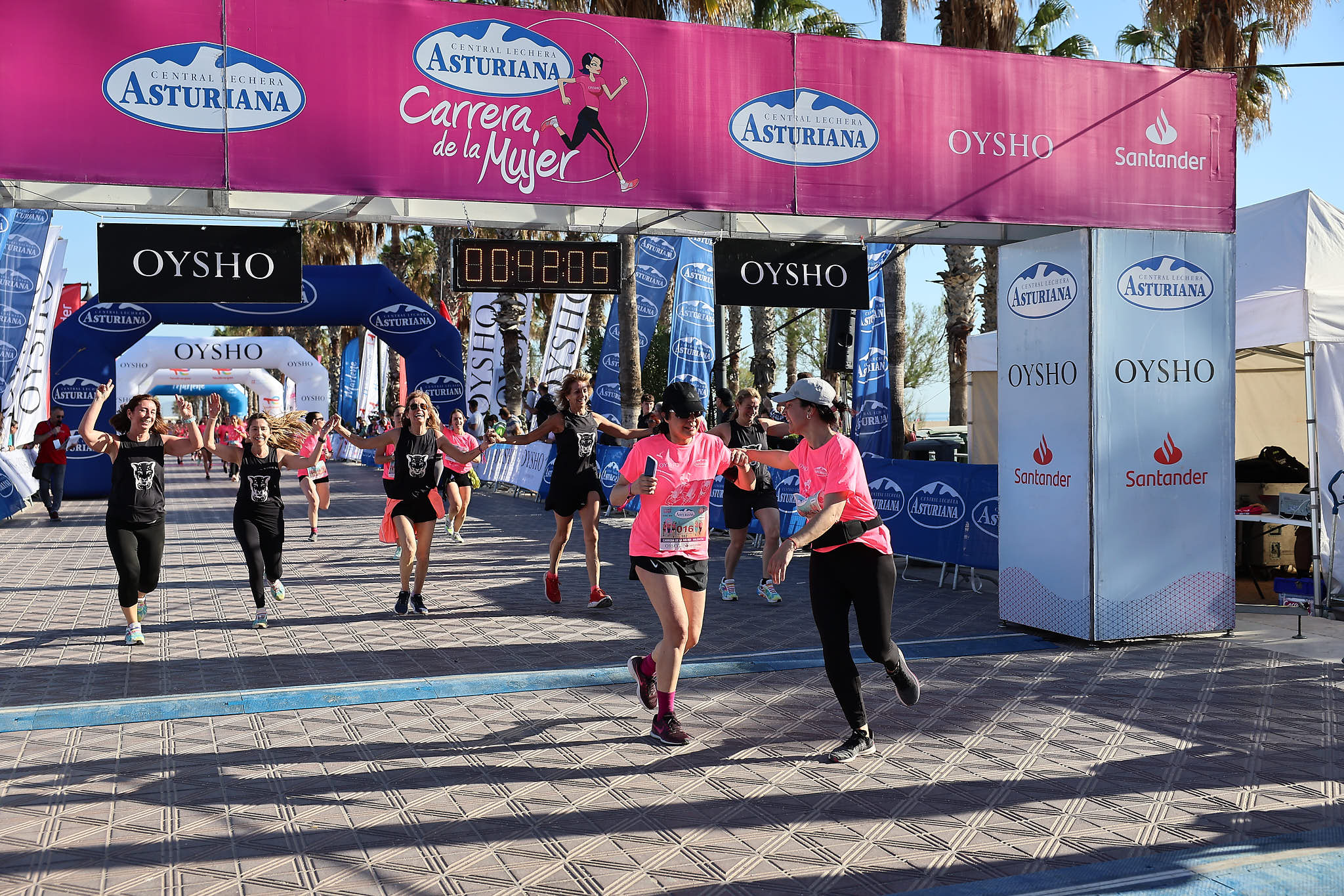 Las mejores fotos de la Carrera de la Mujer Central Lechera Asturiana de Valencia 2024. 0639
