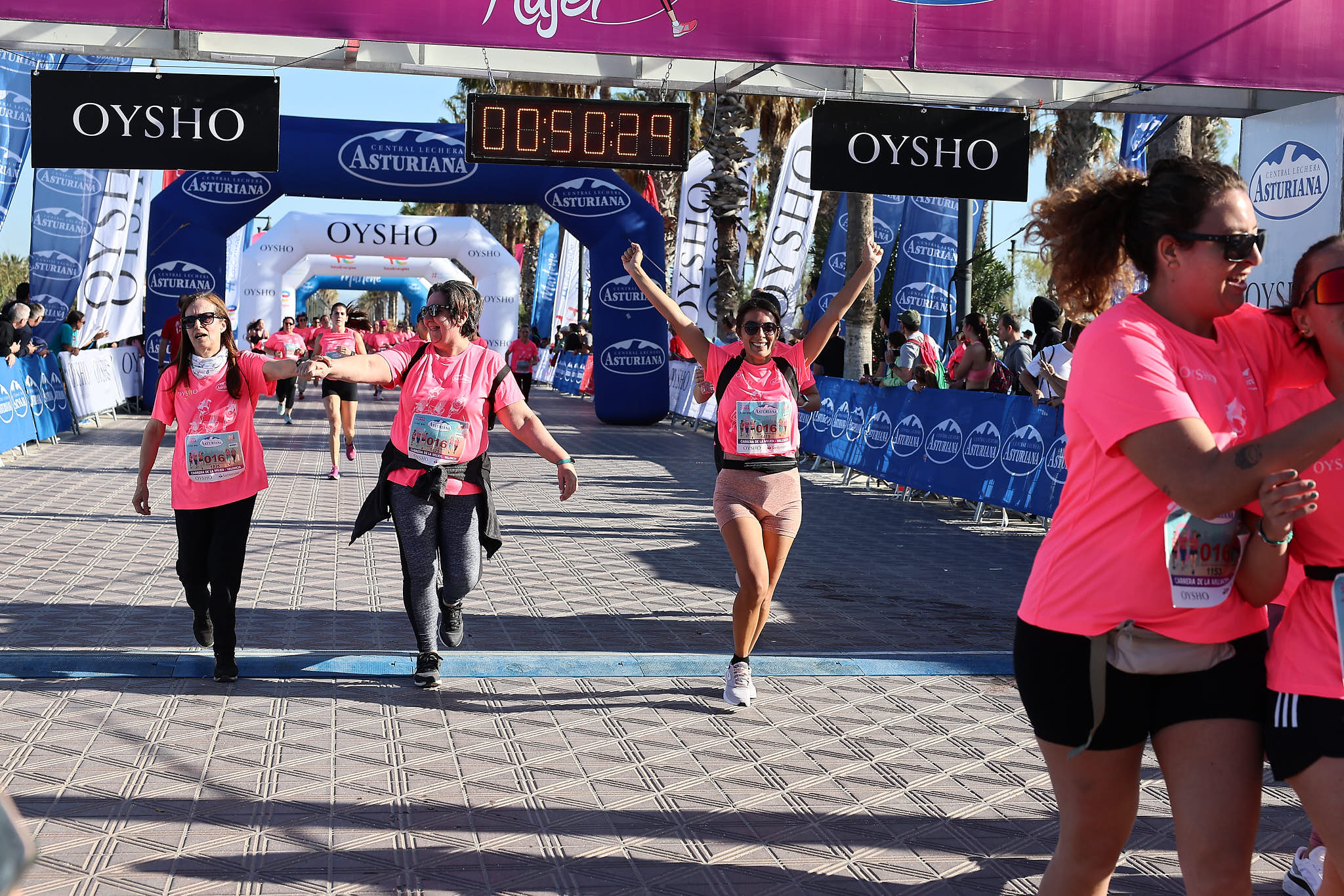 Las mejores fotos de la Carrera de la Mujer Central Lechera Asturiana de Valencia 2024. 0936
