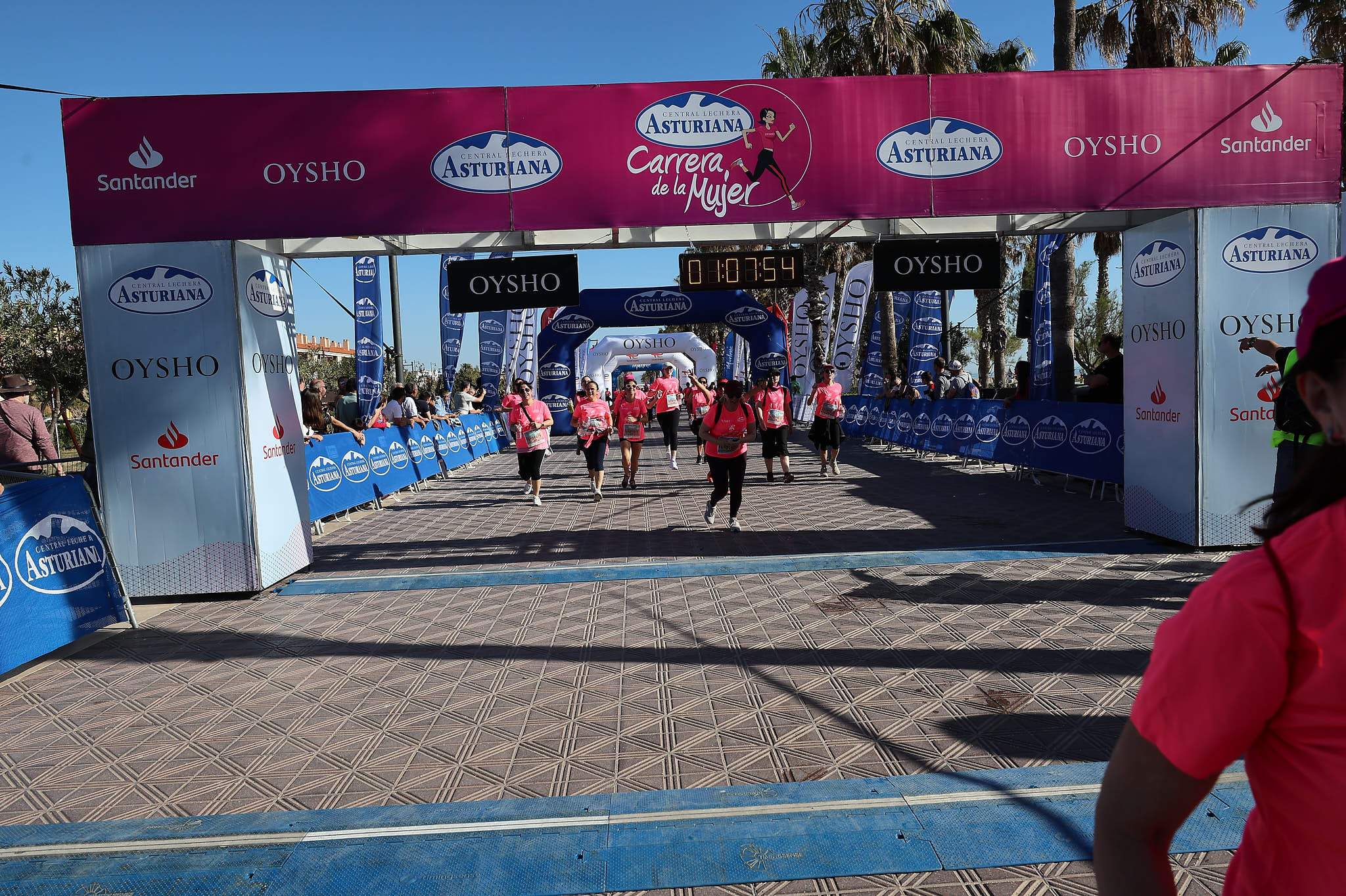 Las mejores fotos de la Carrera de la Mujer Central Lechera Asturiana de Valencia 2024. 1226