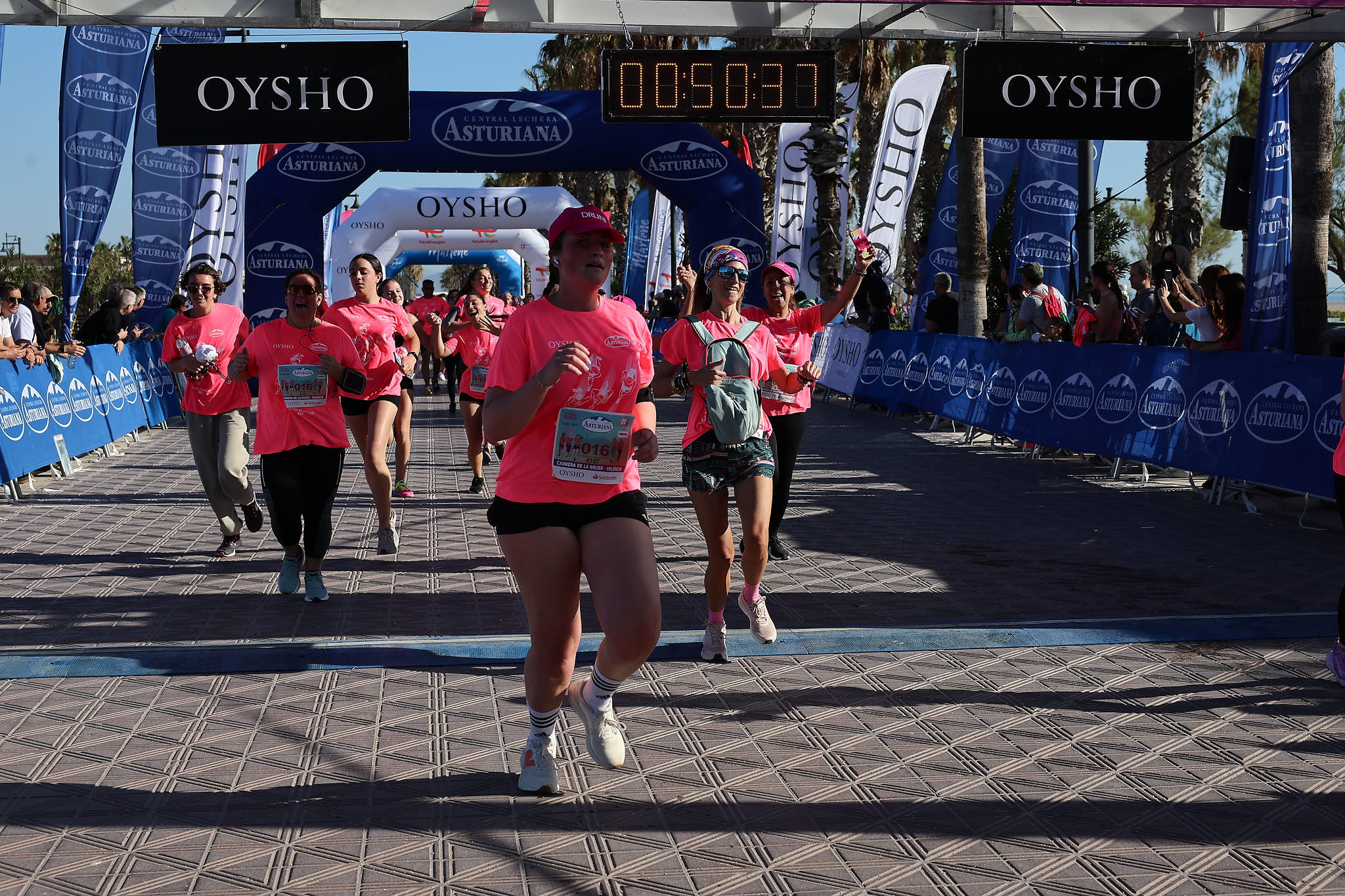 Las mejores fotos de la Carrera de la Mujer Central Lechera Asturiana de Valencia 2024. 0939