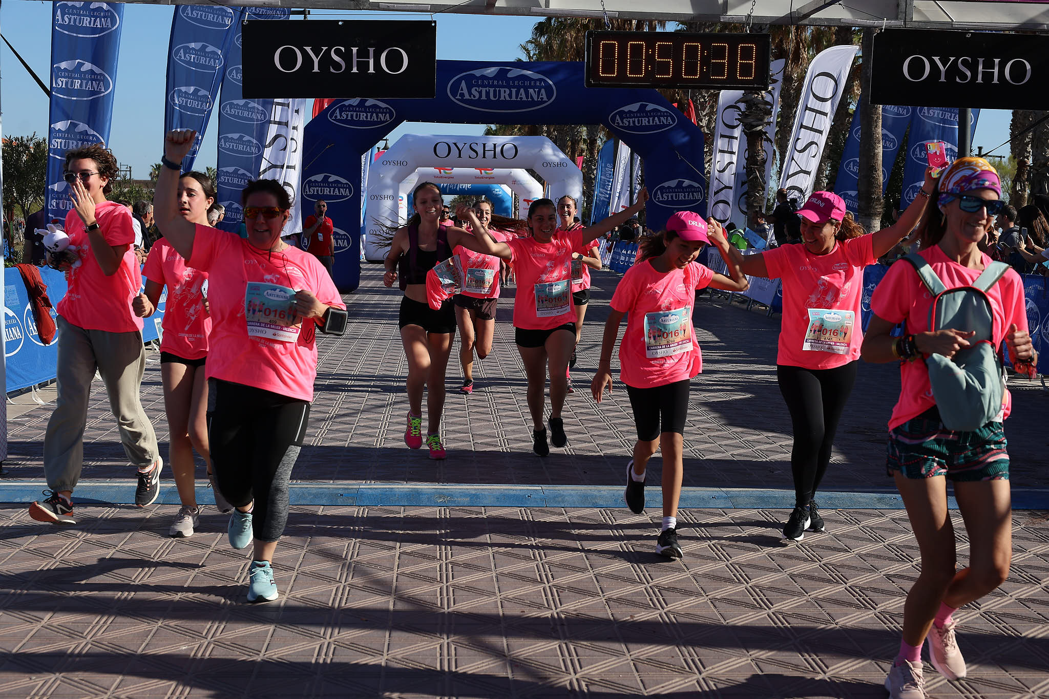 Las mejores fotos de la Carrera de la Mujer Central Lechera Asturiana de Valencia 2024. 0940