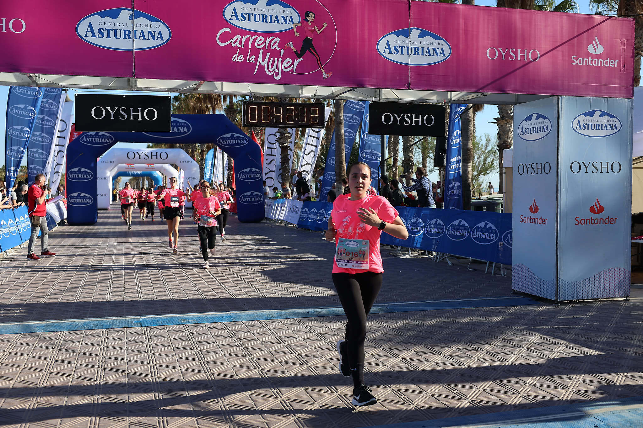 Las mejores fotos de la Carrera de la Mujer Central Lechera Asturiana de Valencia 2024. 0644