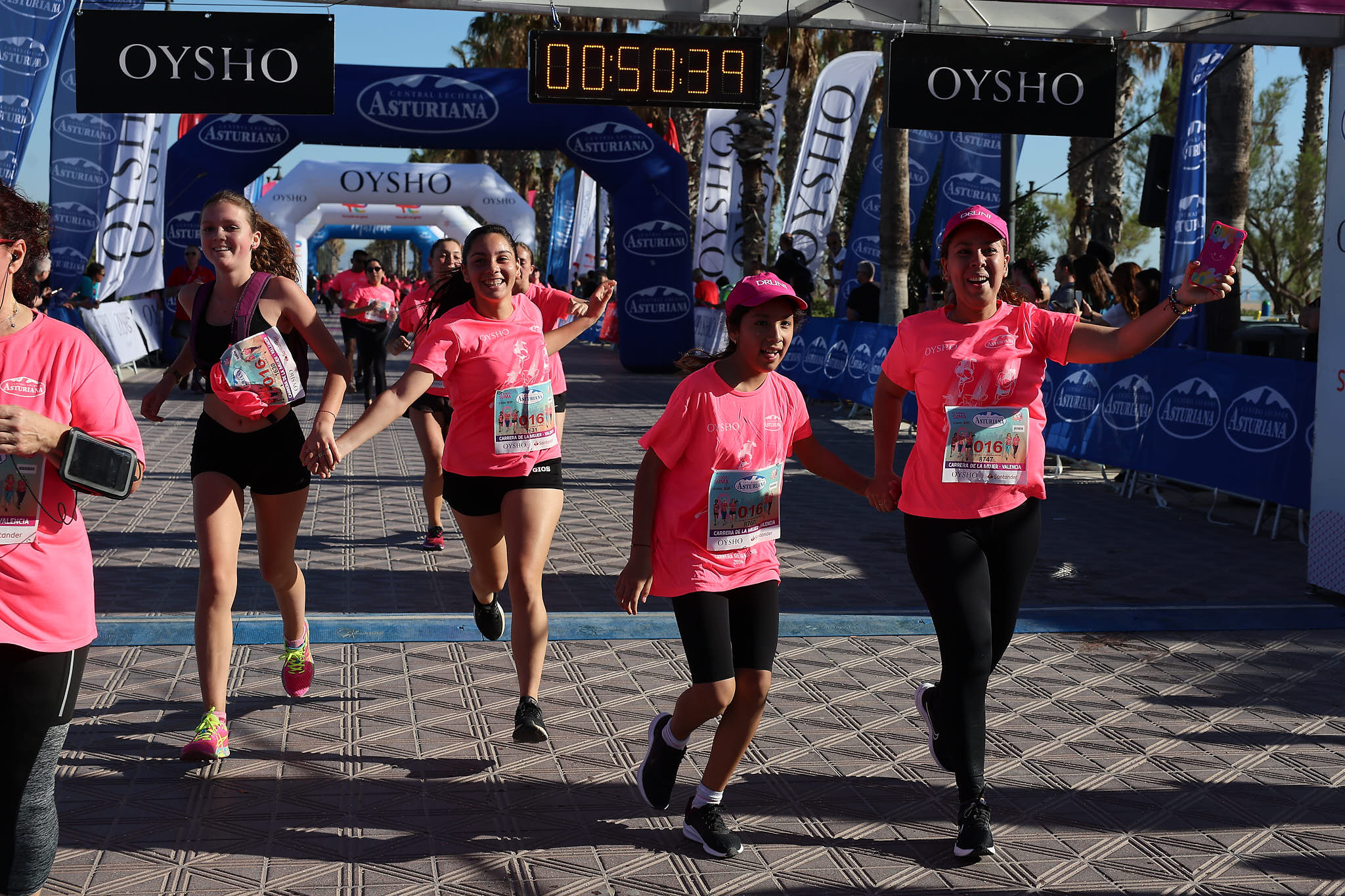 Las mejores fotos de la Carrera de la Mujer Central Lechera Asturiana de Valencia 2024. 0941