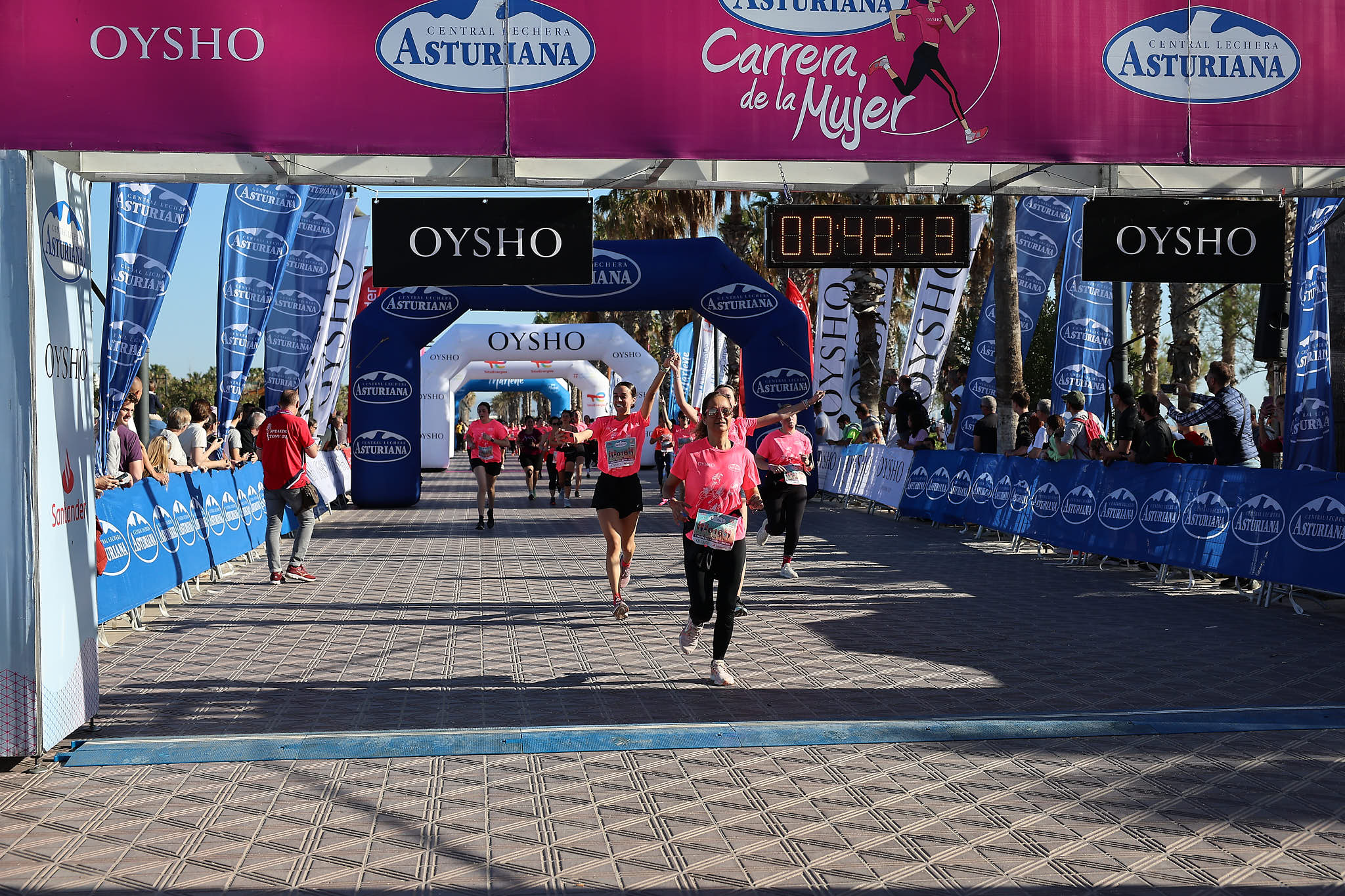 Las mejores fotos de la Carrera de la Mujer Central Lechera Asturiana de Valencia 2024. 0645