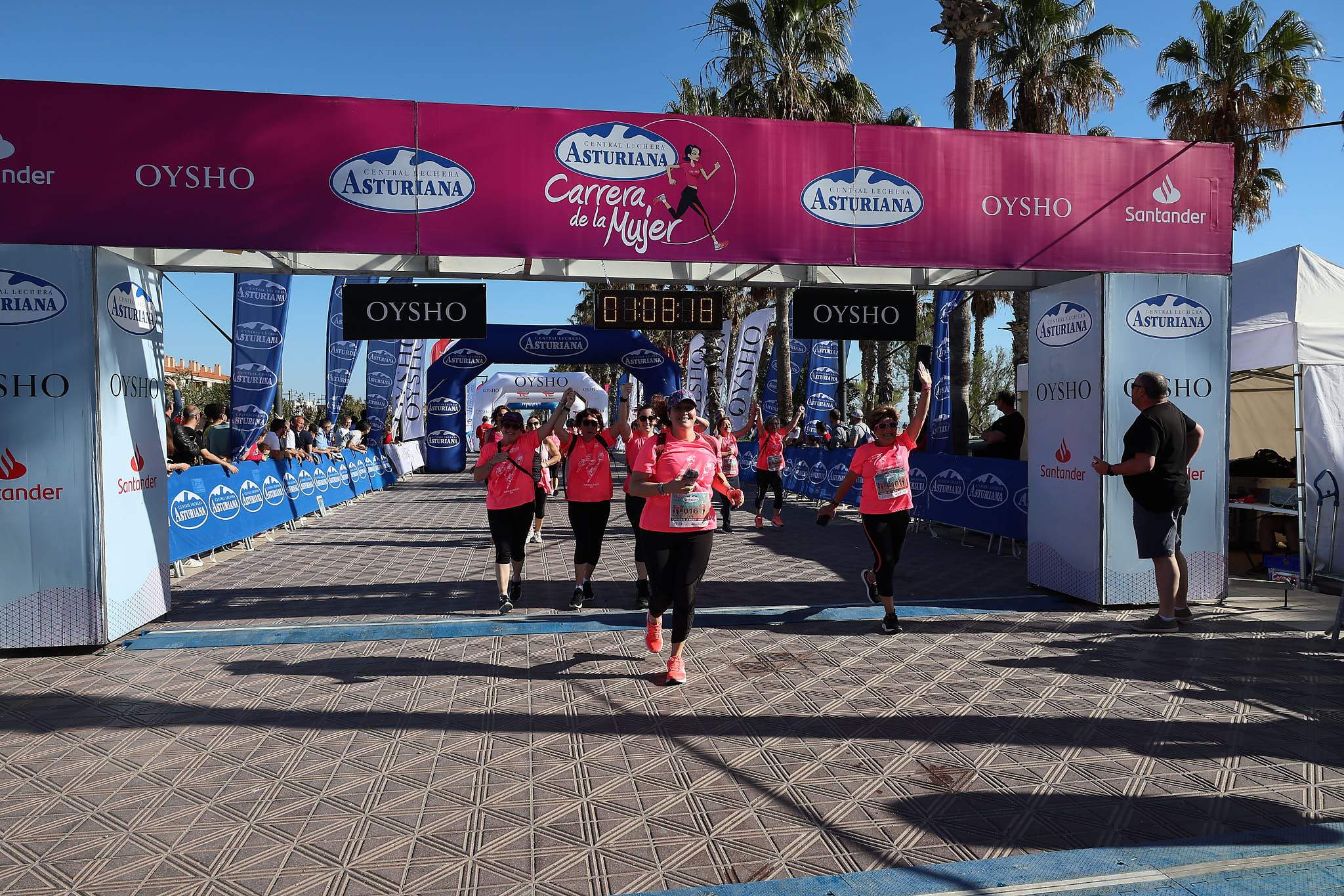 Las mejores fotos de la Carrera de la Mujer Central Lechera Asturiana de Valencia 2024. 1233