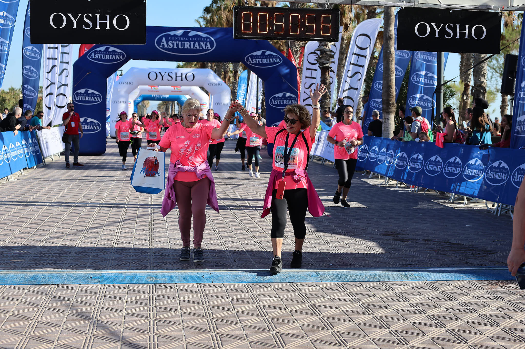 Las mejores fotos de la Carrera de la Mujer Central Lechera Asturiana de Valencia 2024. 0949