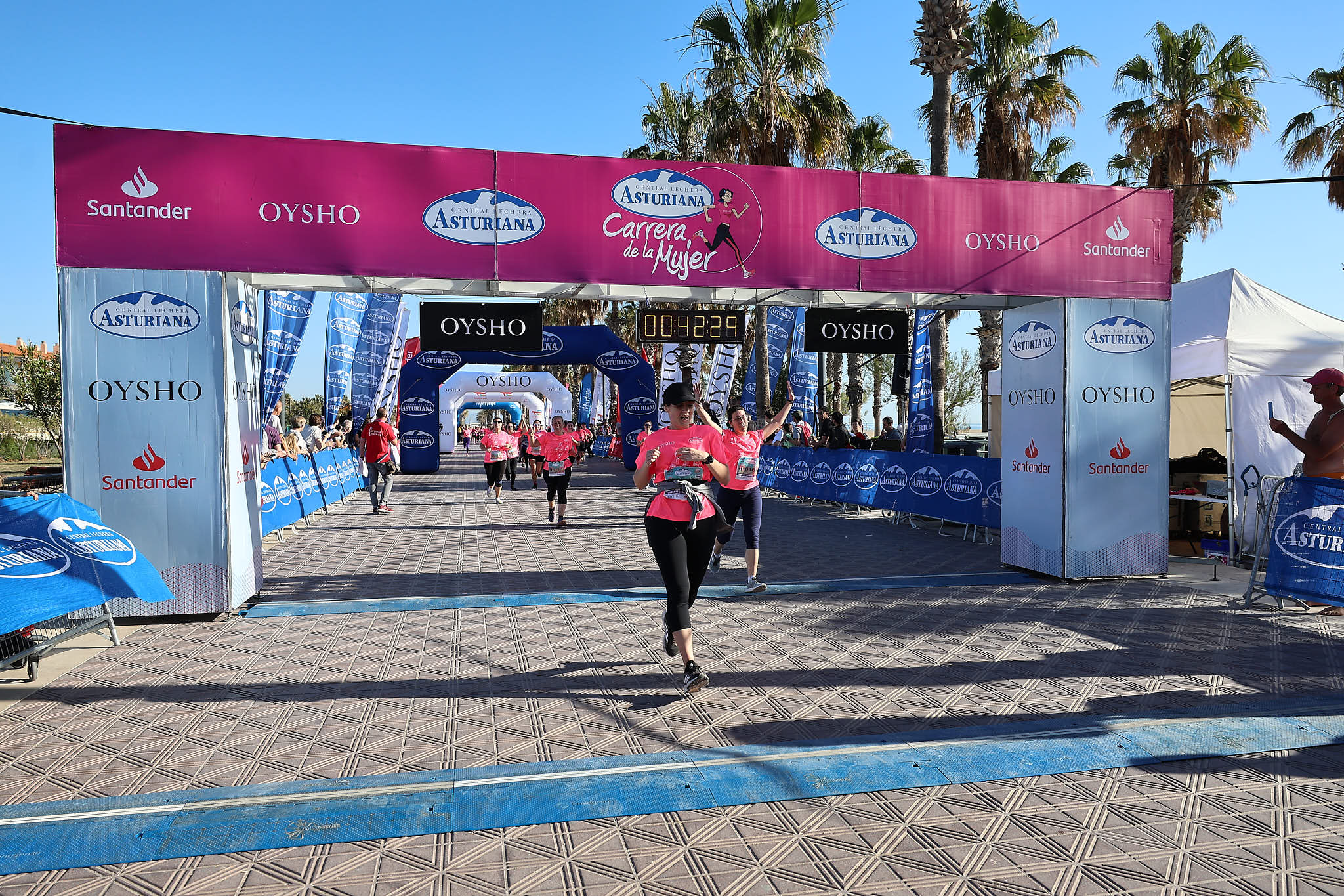 Las mejores fotos de la Carrera de la Mujer Central Lechera Asturiana de Valencia 2024. 0655