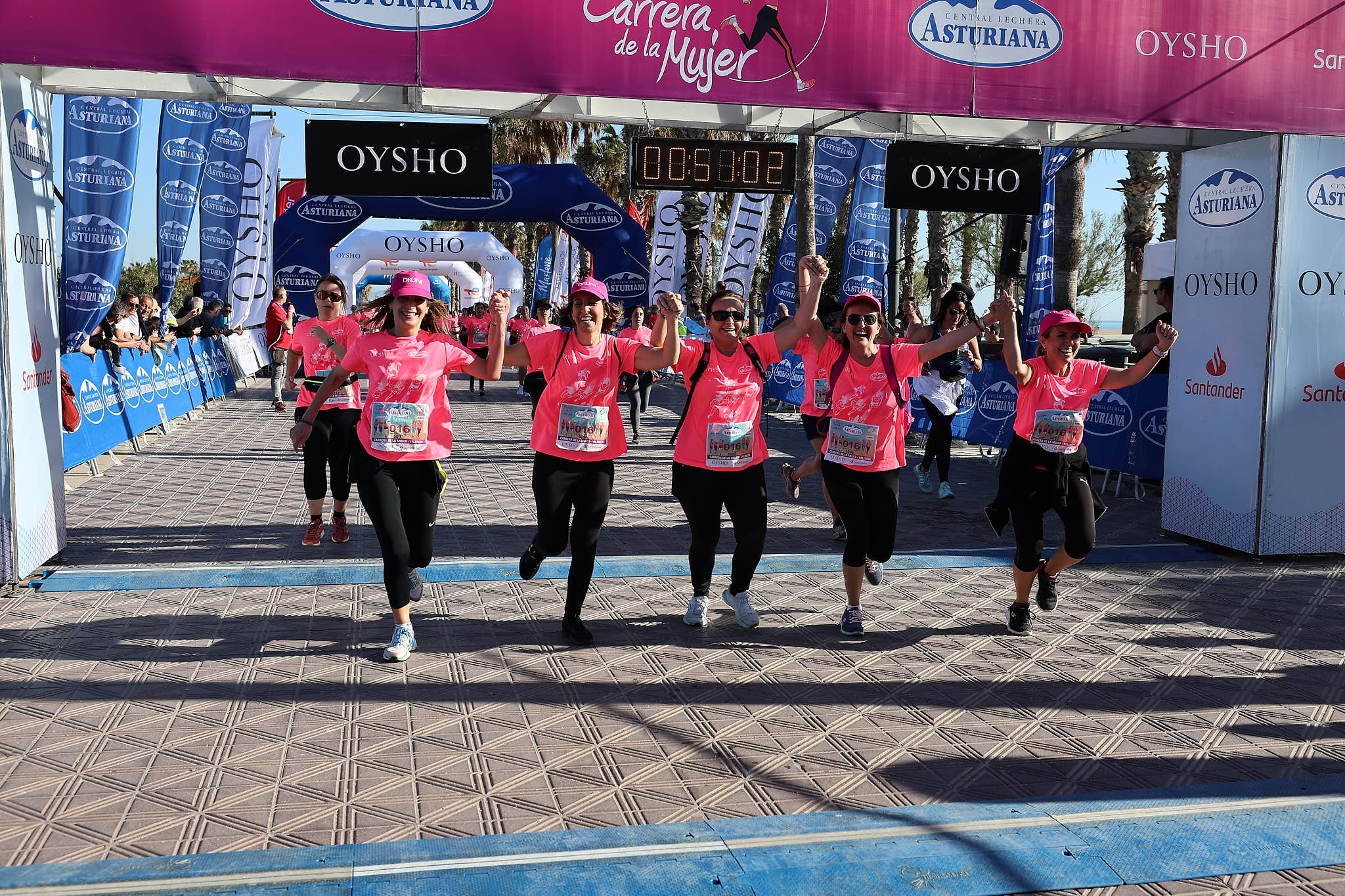 Las mejores fotos de la Carrera de la Mujer Central Lechera Asturiana de Valencia 2024. 0952