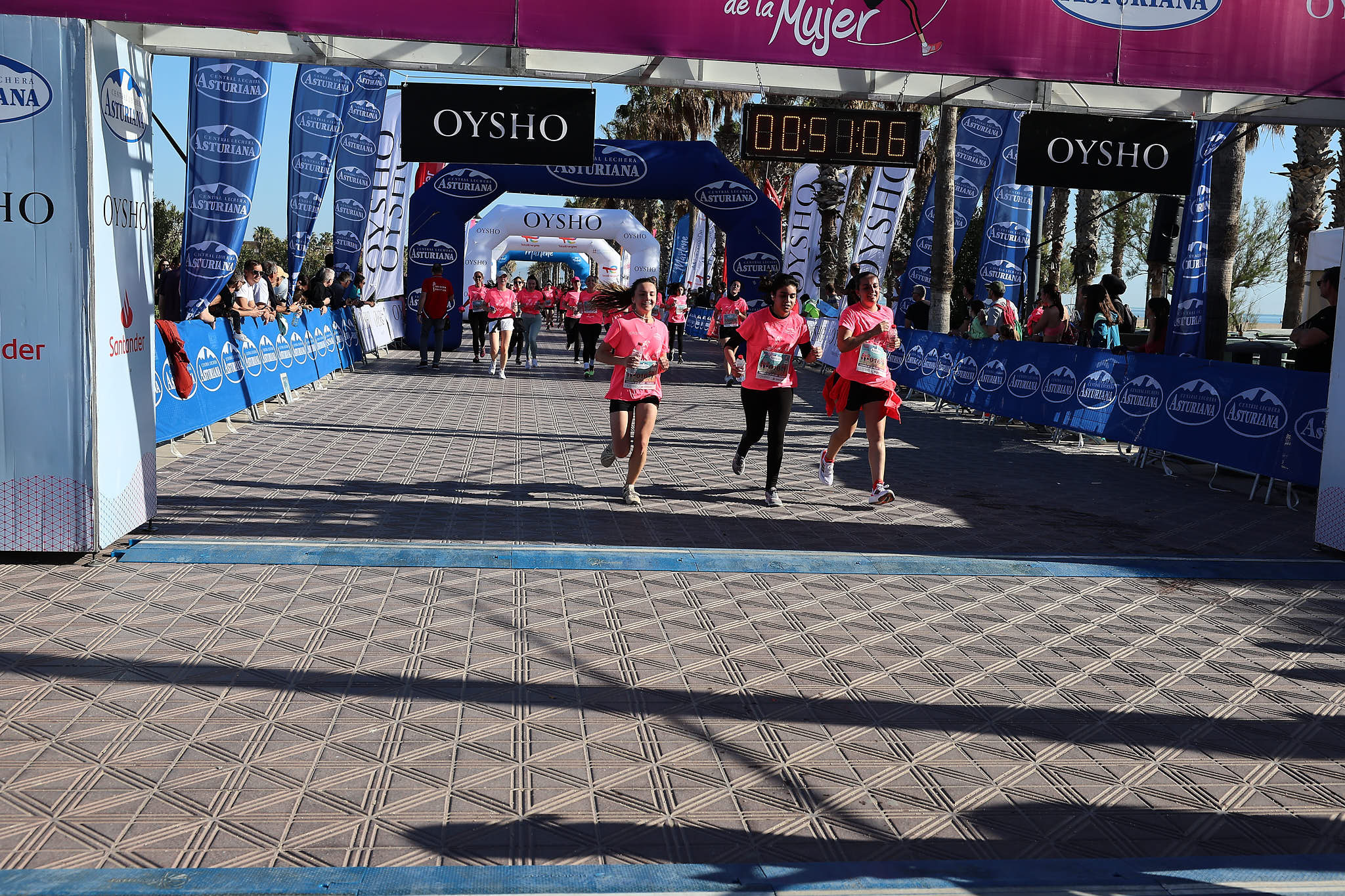 Las mejores fotos de la Carrera de la Mujer Central Lechera Asturiana de Valencia 2024. 0955